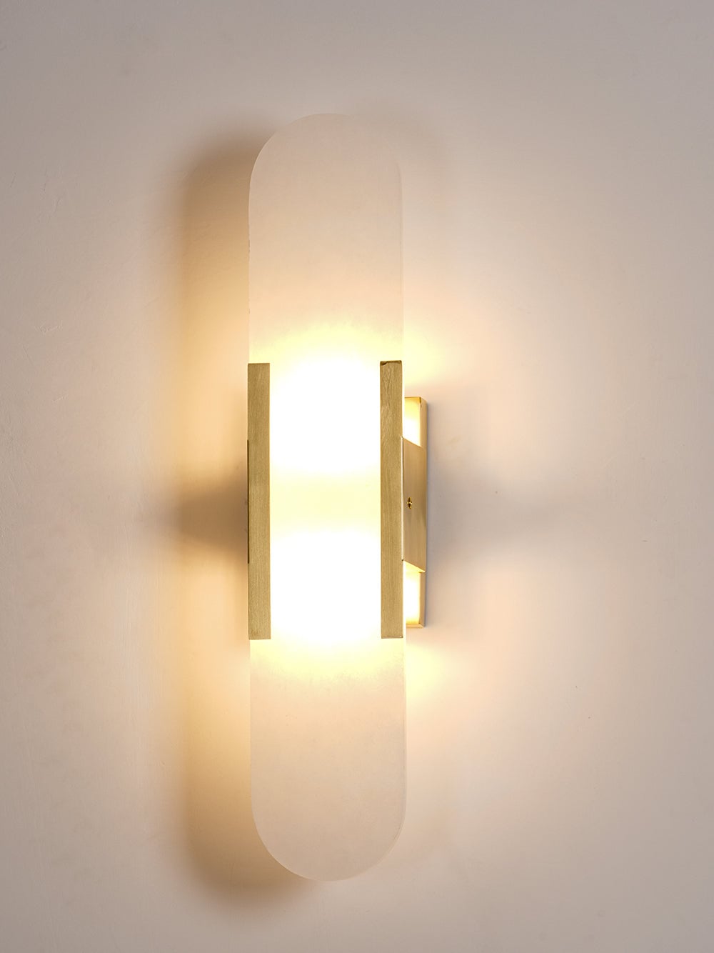 Melange Elongated Alabaster Wall Lamp - Lumpaz