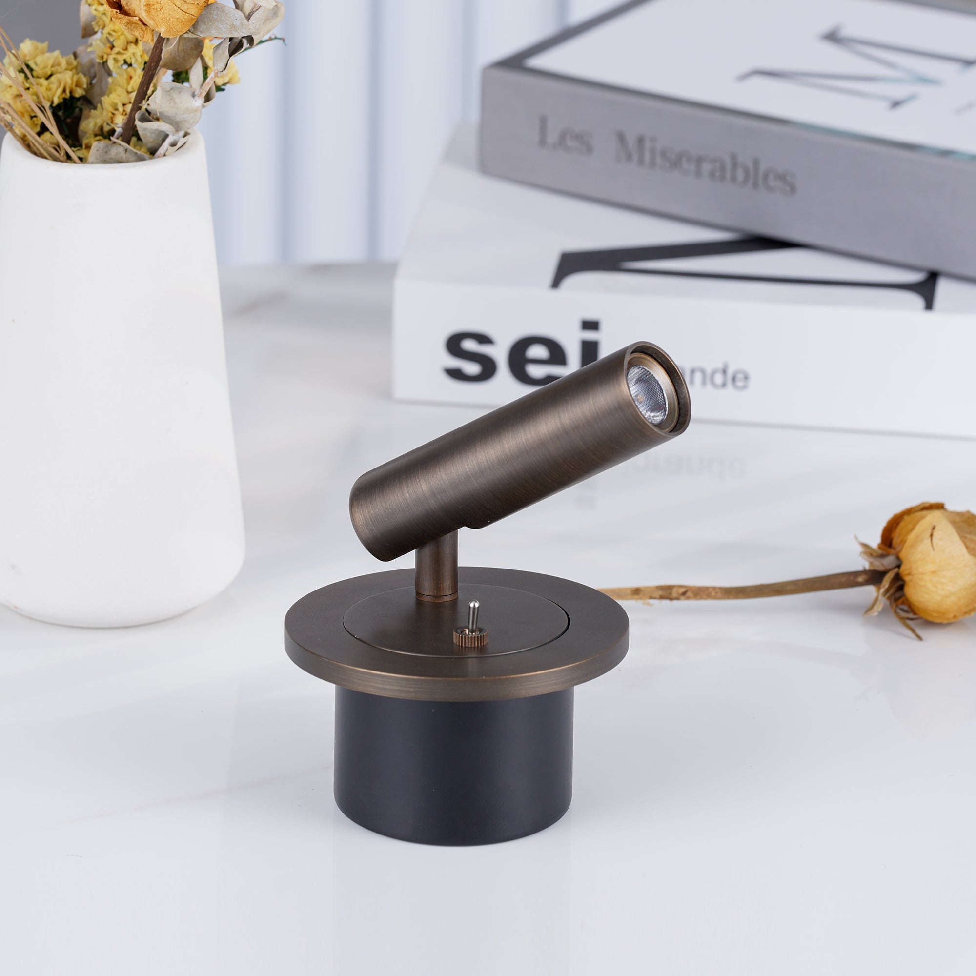 Reading Wall Lamp - Lumpaz