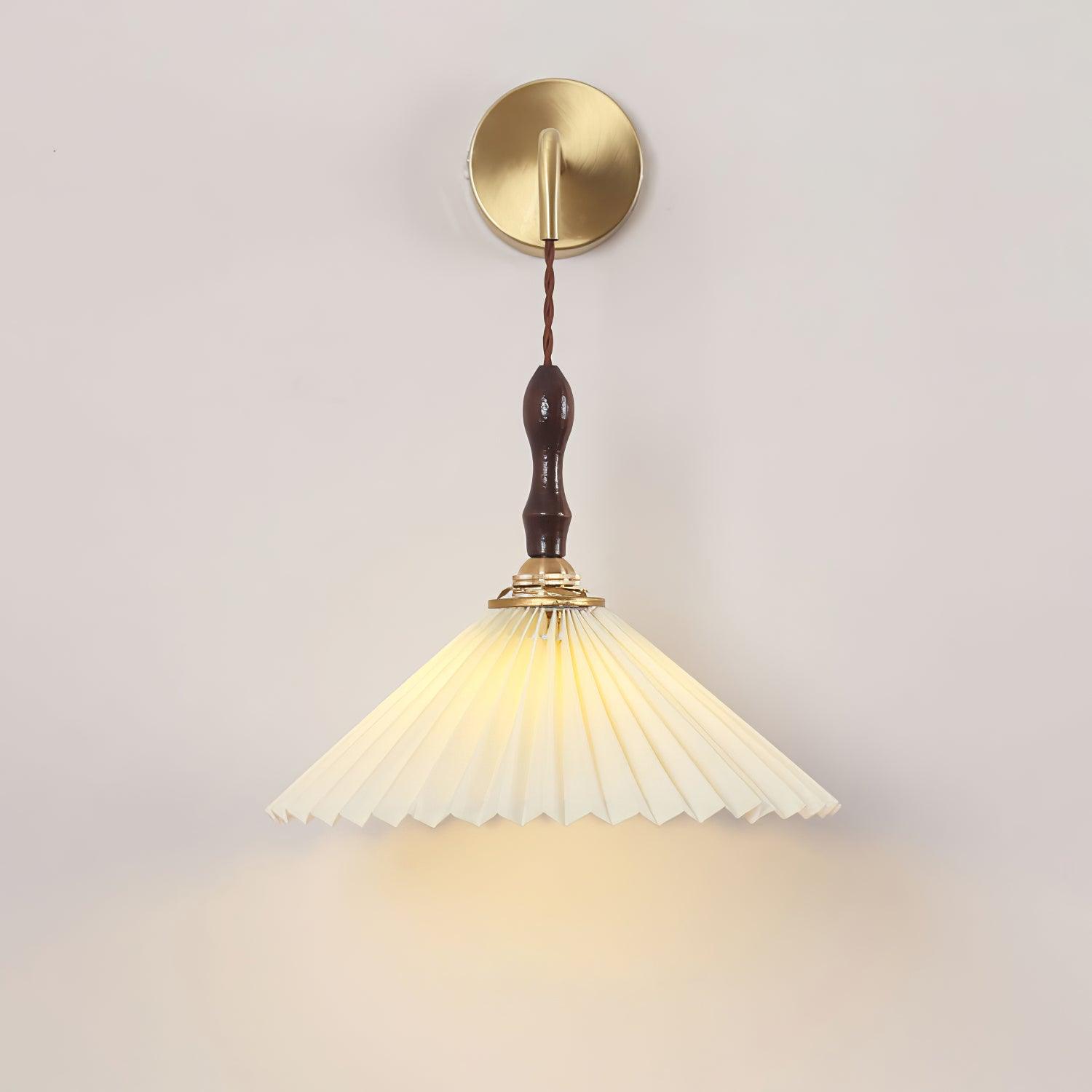 Pleated Wooden Wall Lamp - Lumpaz