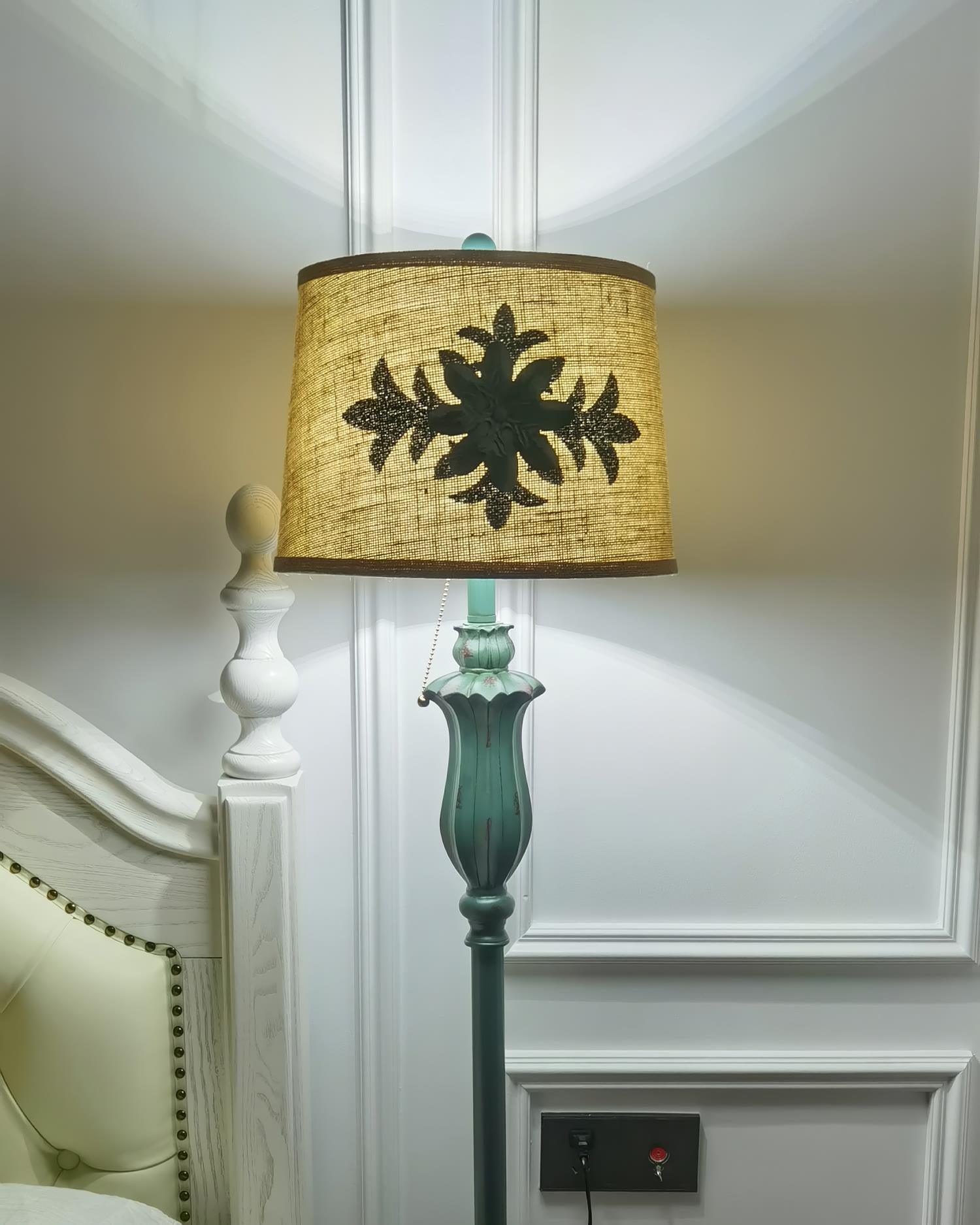 Lark Floor Lamp - Lumpaz