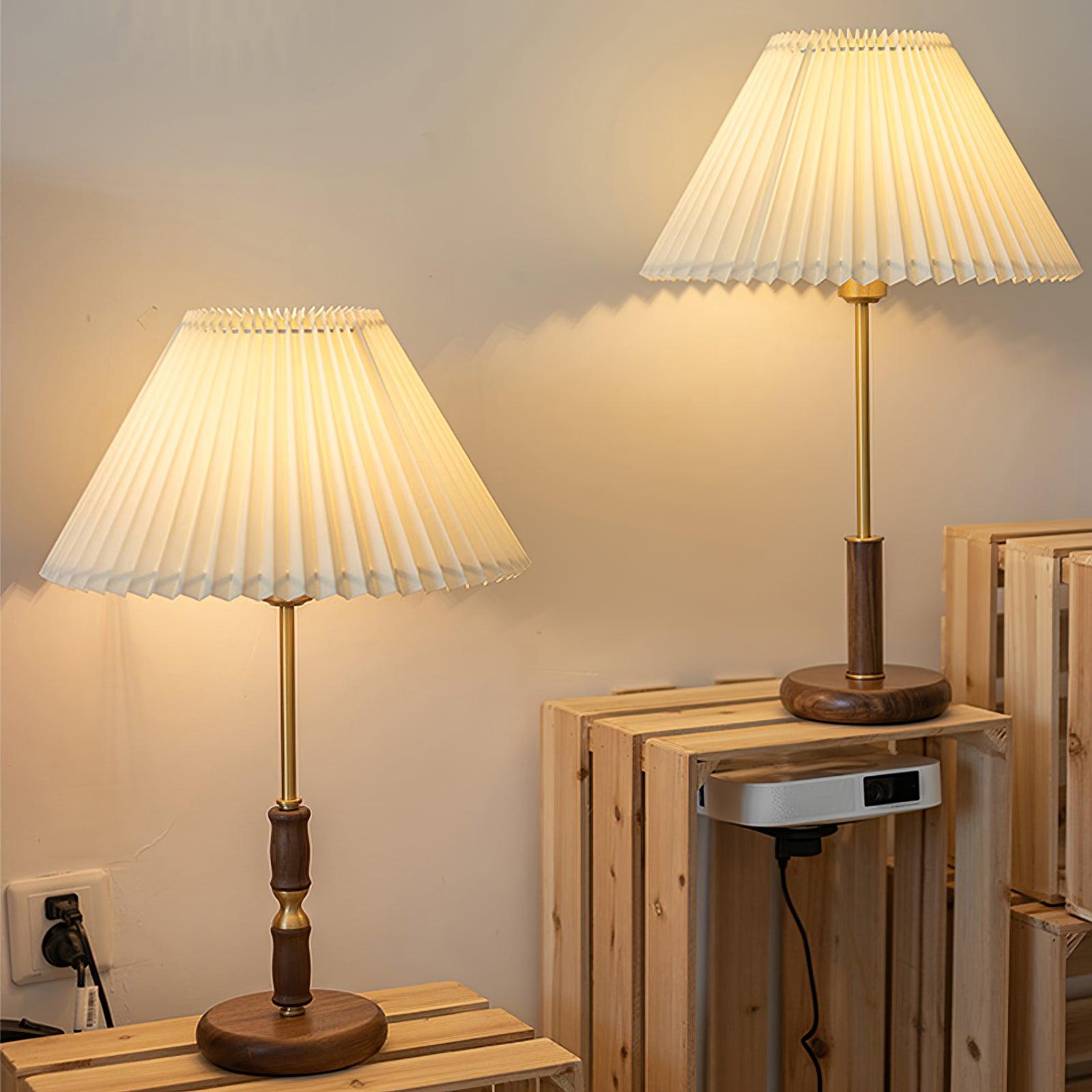 Le Klint Table Lamp - Lumpaz
