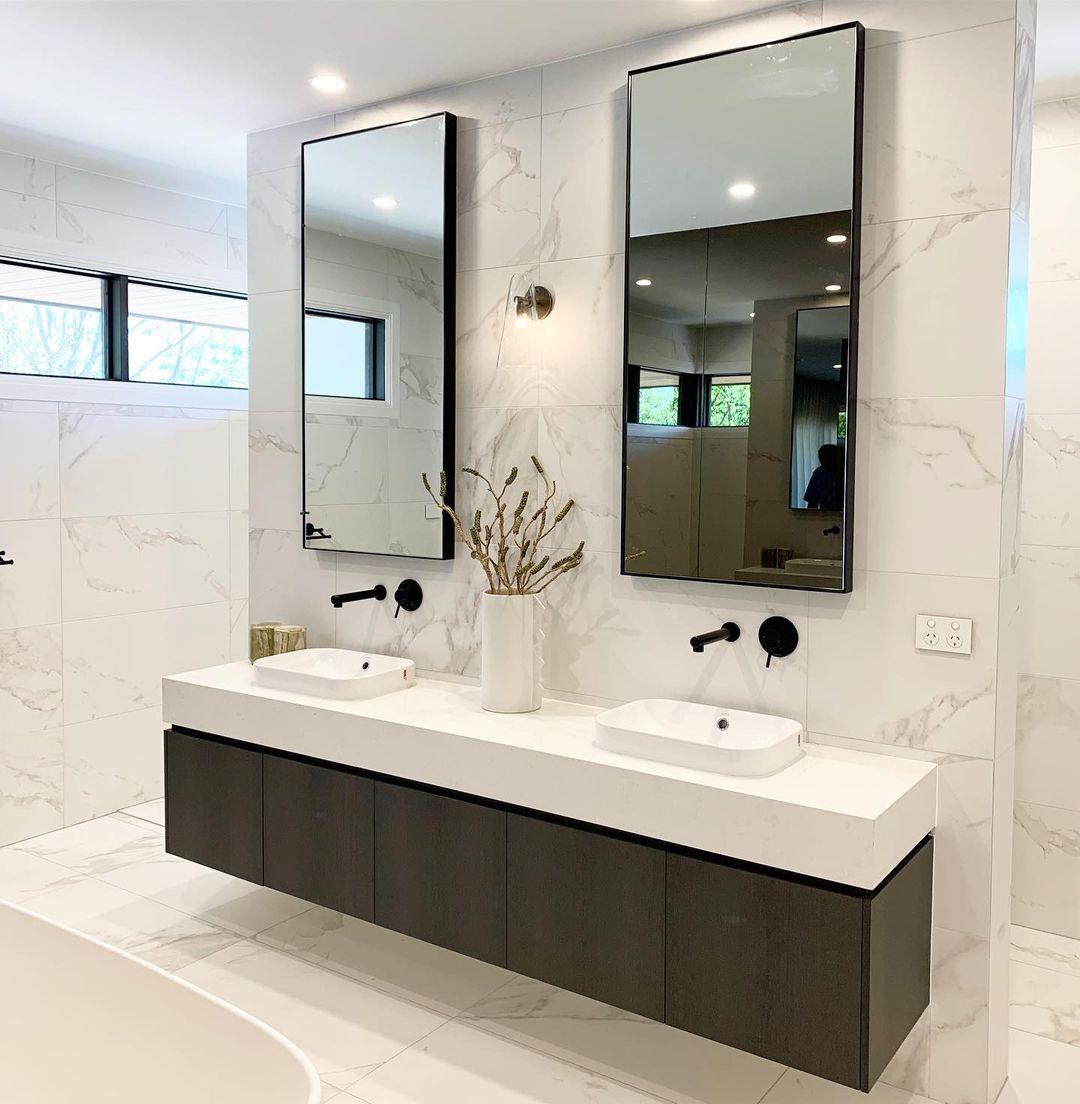 Conical Glass Wall Lamp - Lumpaz