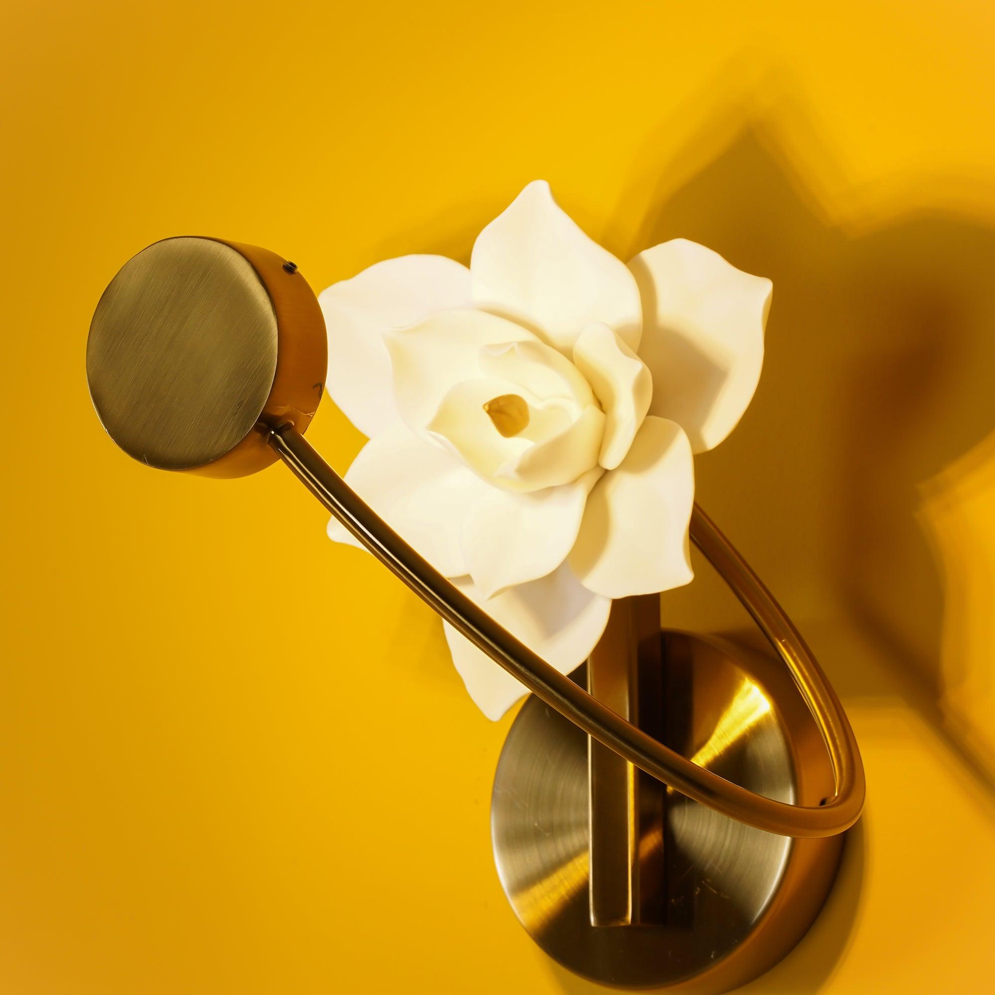 Lure Sconce - Lumpaz