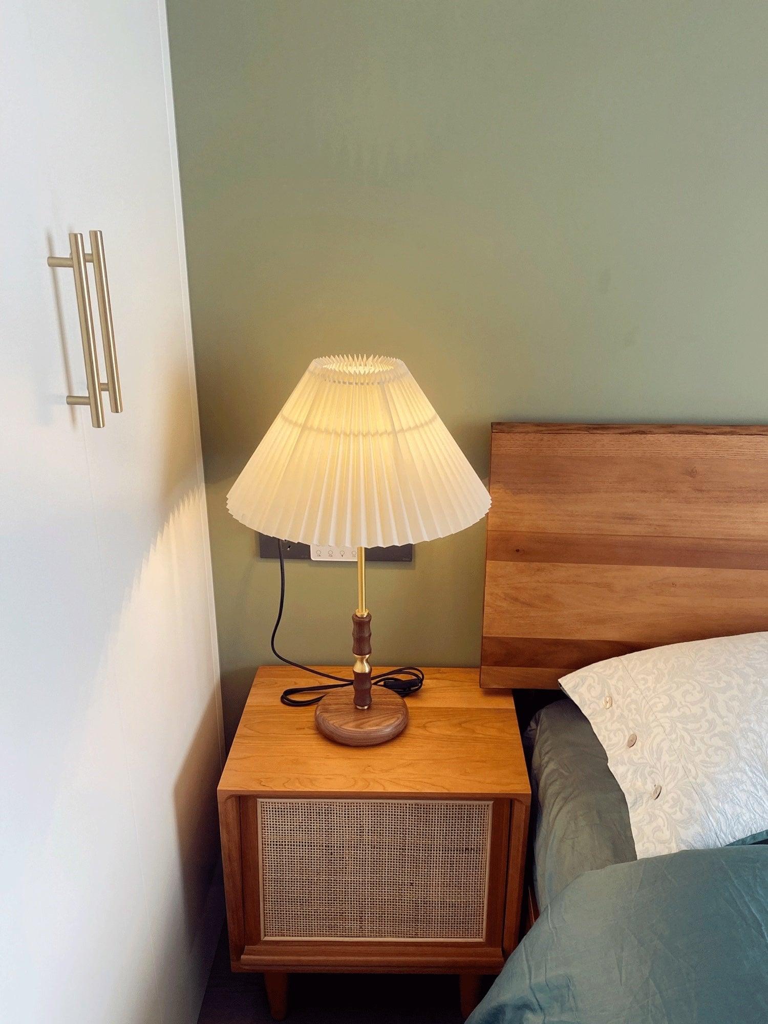 Le Klint Table Lamp - Lumpaz