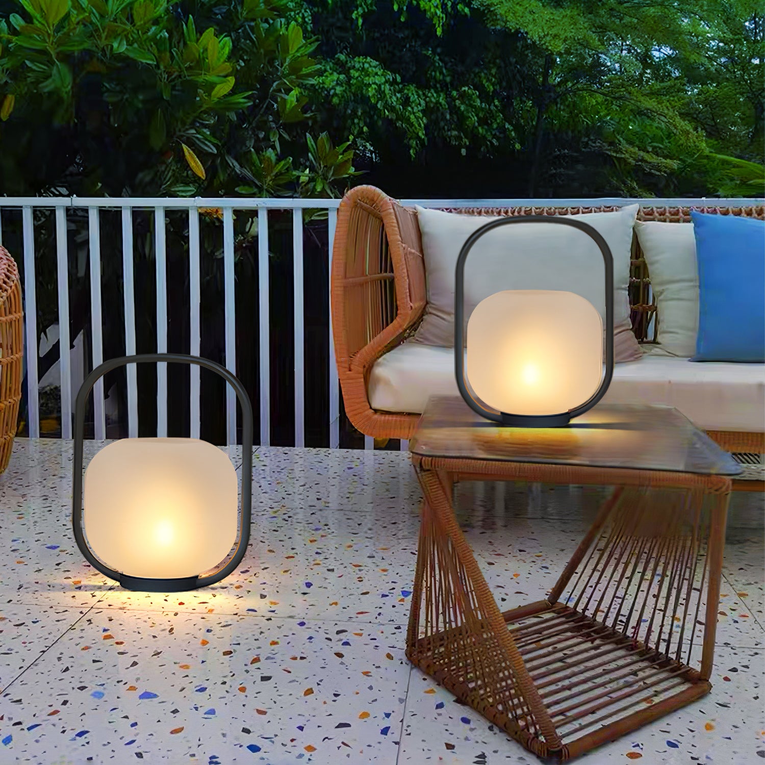 Portable Lantern Outdoor Table Lamp with Solar Panel - Lumpaz