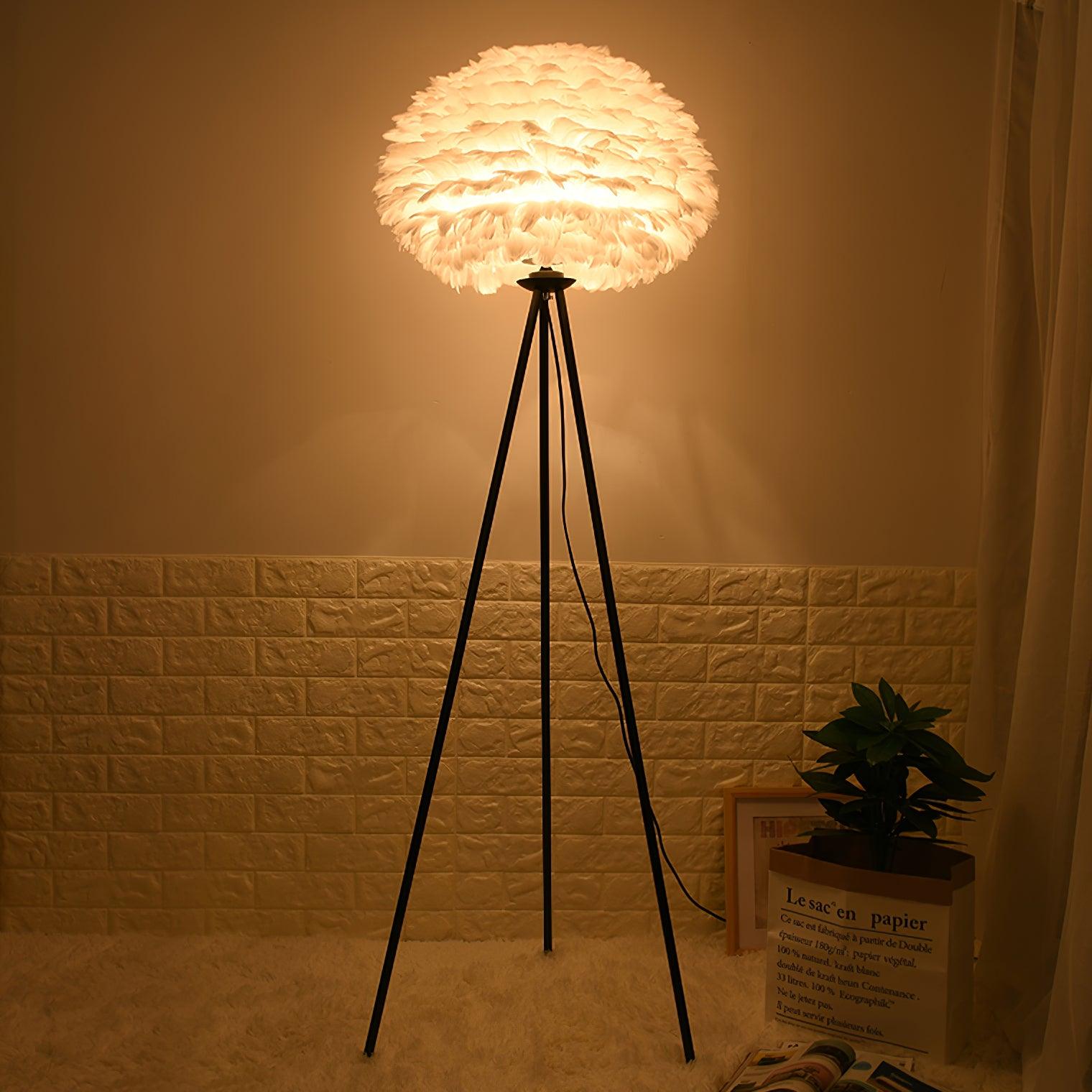 Eos Feather Floor Lamp - Lumpaz