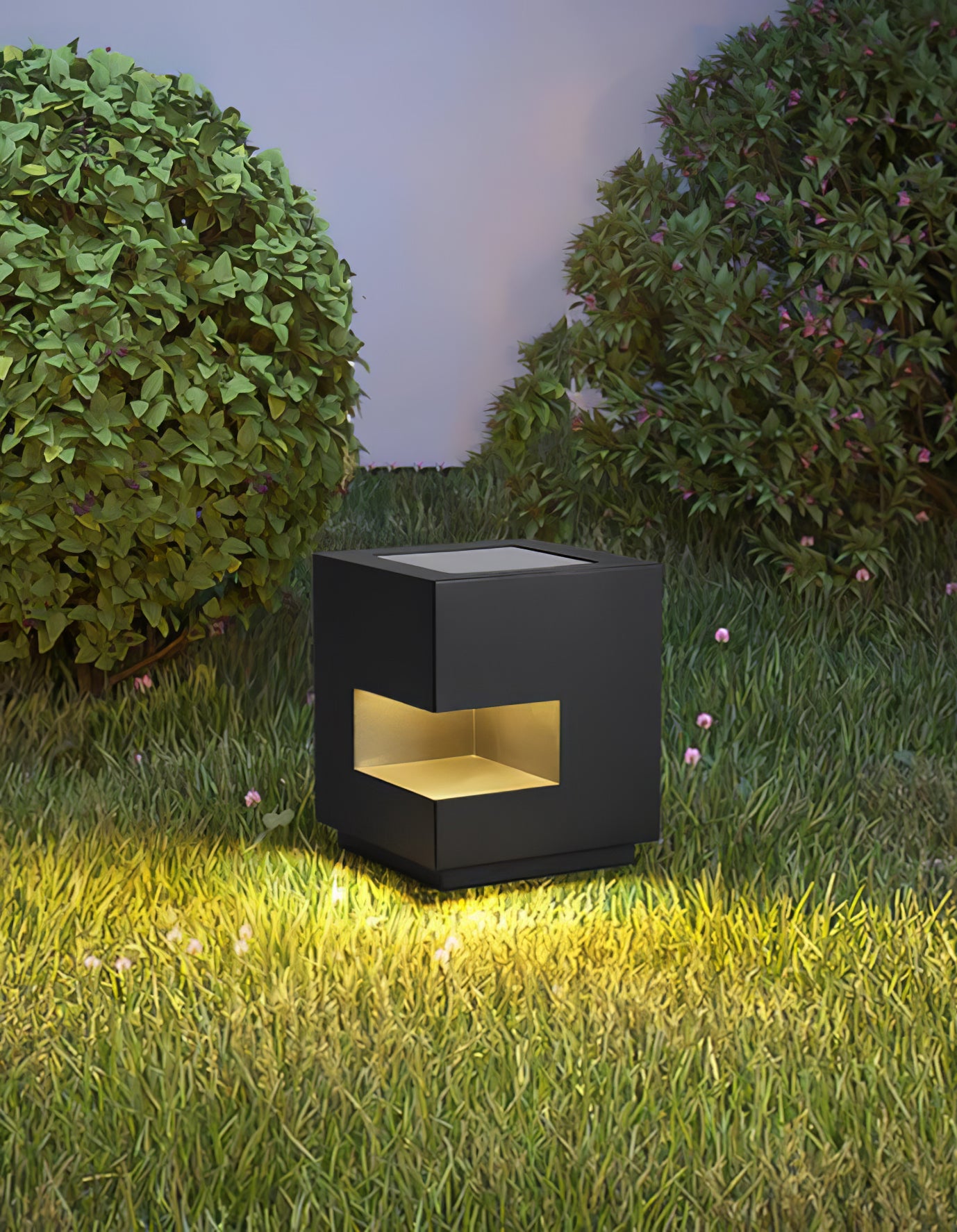 Regular Cube Solar Power Post Light - Lumpaz