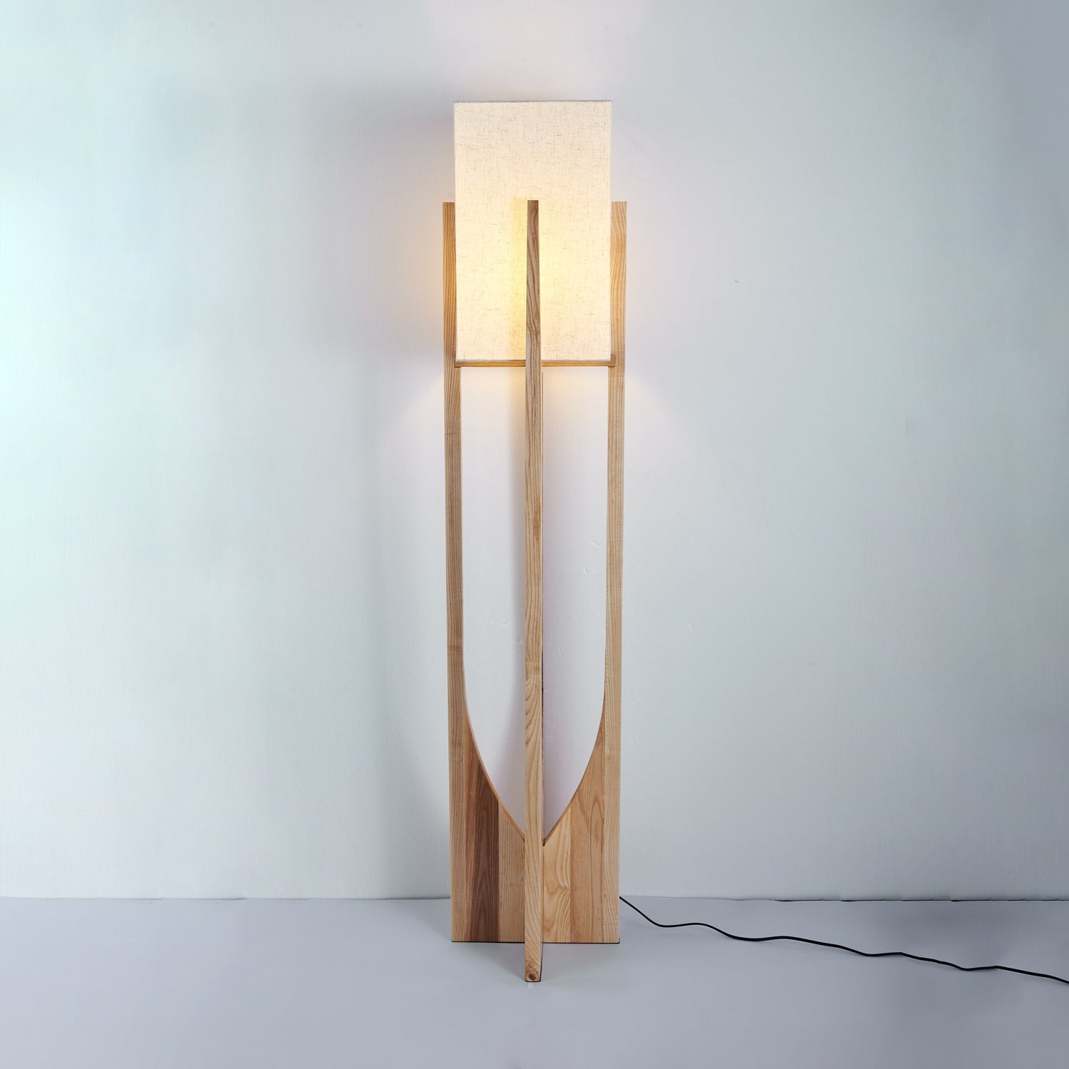 Fairbanks Floor Lamp - Lumpaz