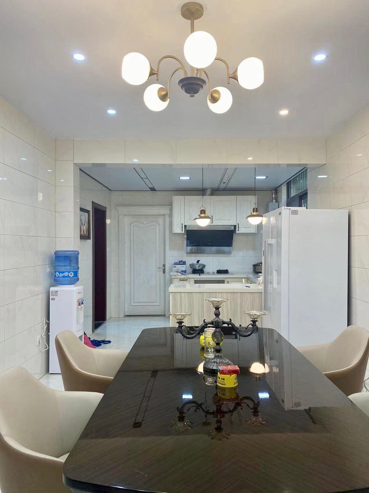 Sculptural Glass Ribbed Chandelier - Lumpaz