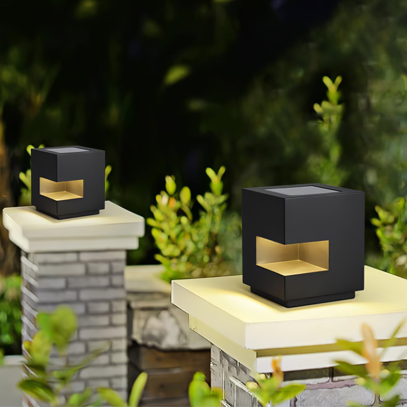 Regular Cube Solar Power Post Light - Lumpaz
