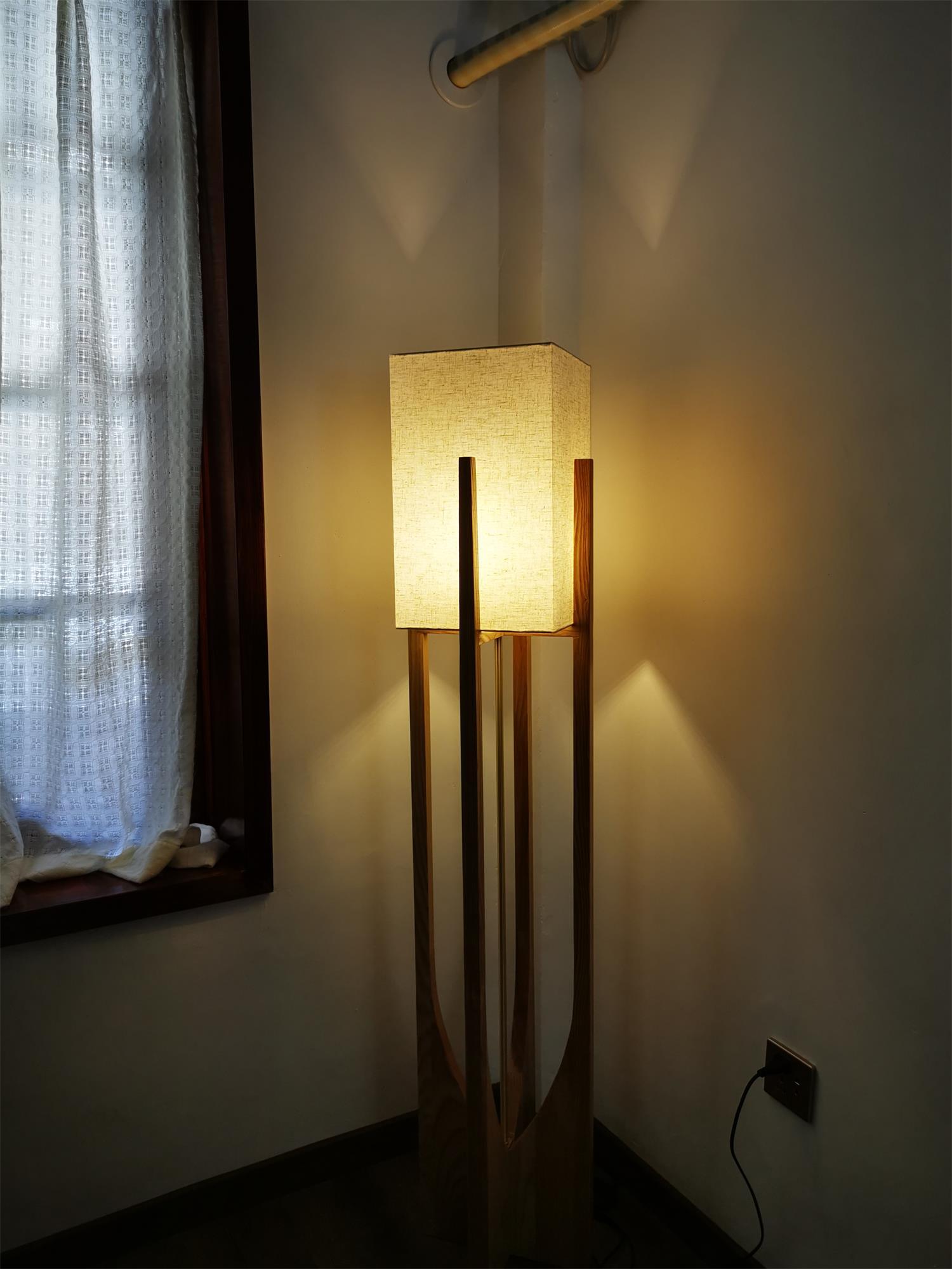 Fairbanks Floor Lamp - Lumpaz