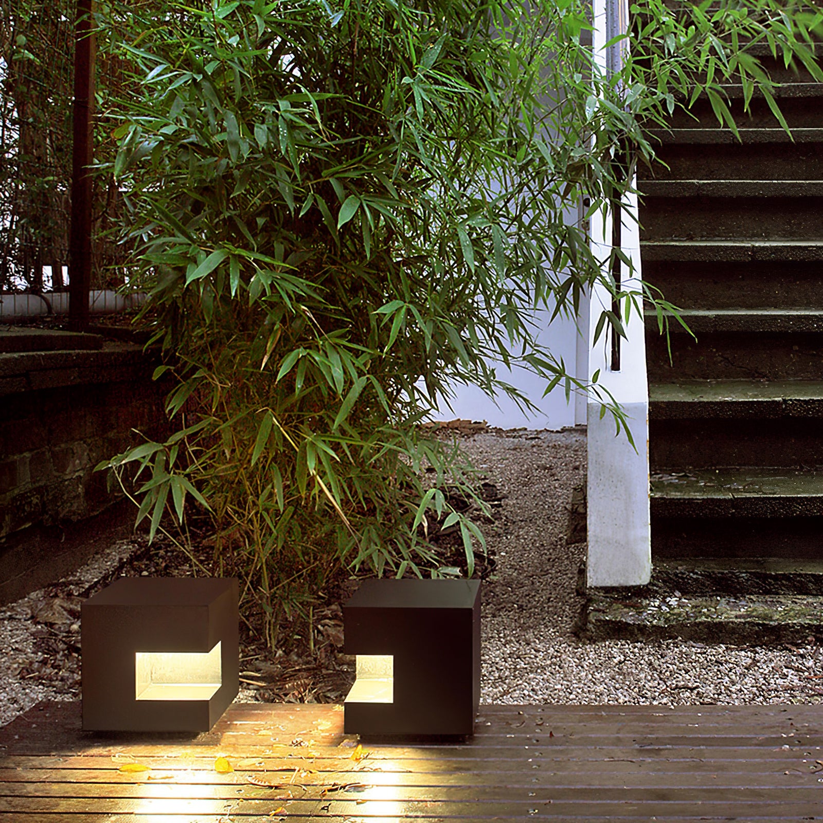 Regular Cube Solar Power Post Light - Lumpaz