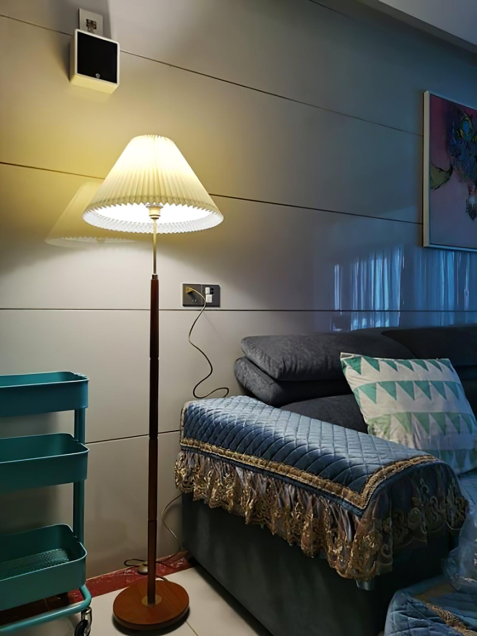 Pleated Floor Lamp - Lumpaz