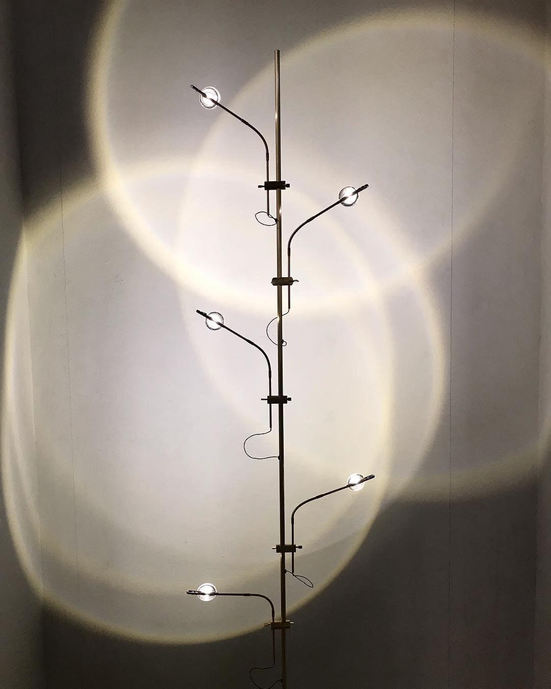 Wa Wa Floor Lamp - Lumpaz