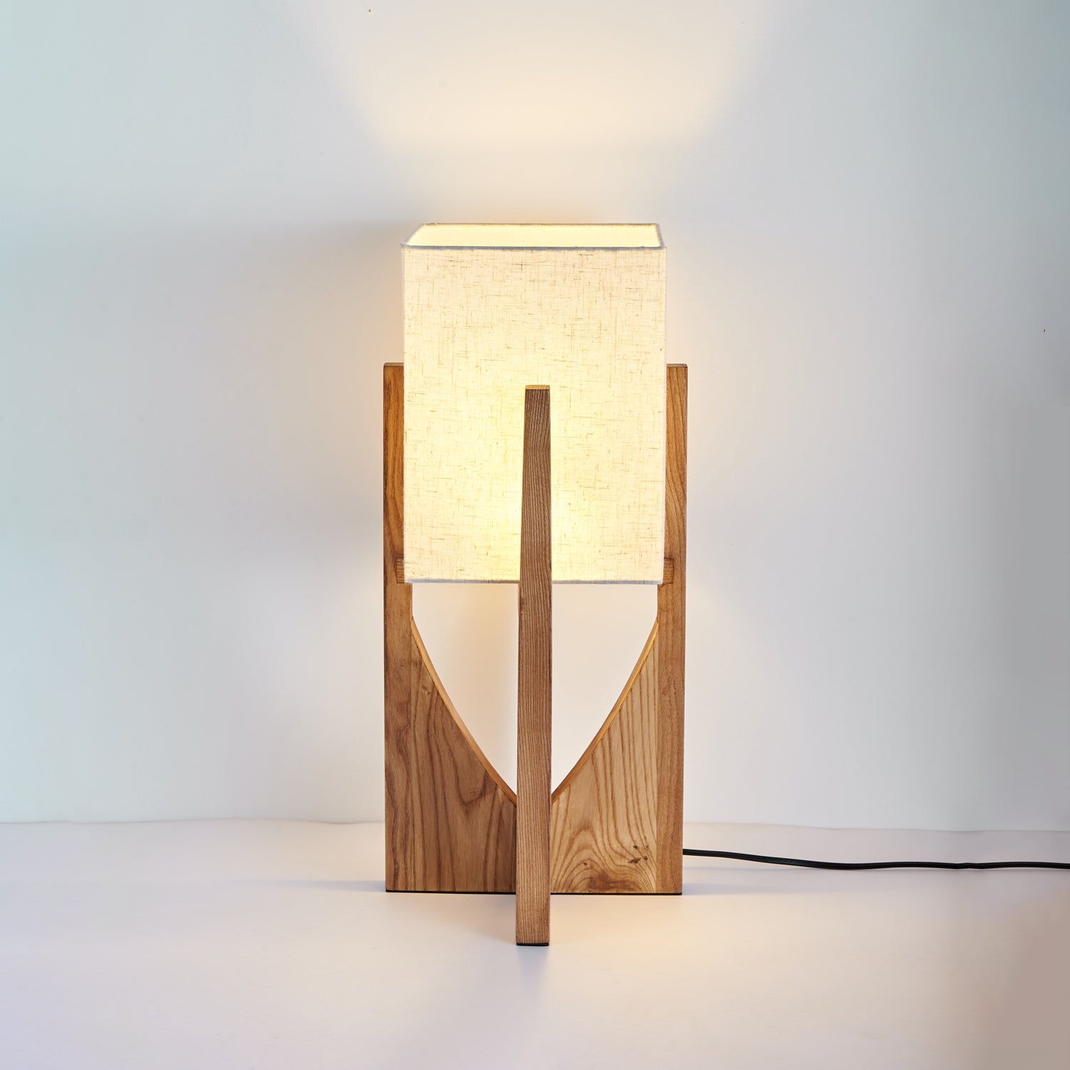 Fairbanks Floor Lamp - Lumpaz