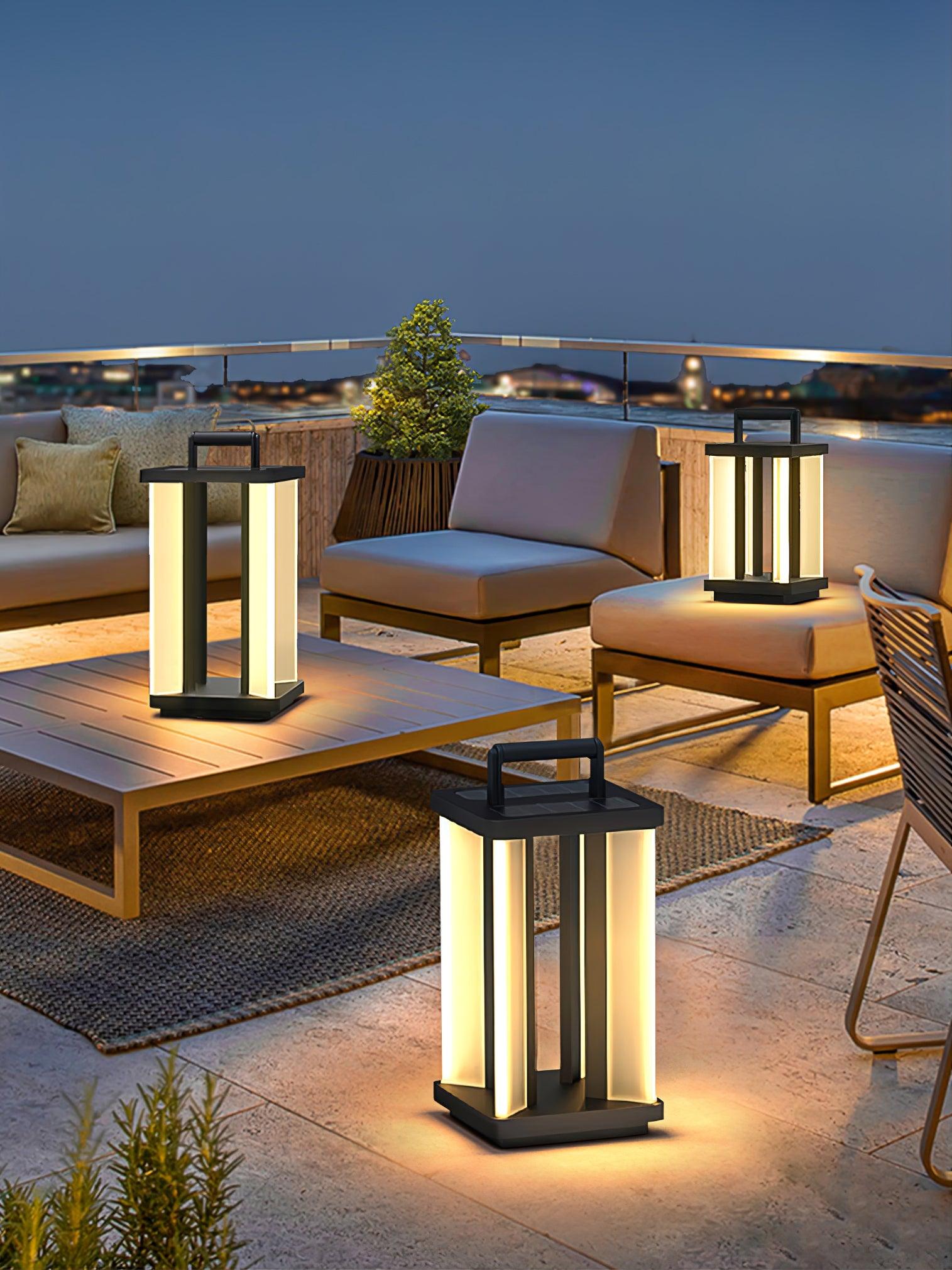Metroluxe Solar Outdoor Light - Lumpaz