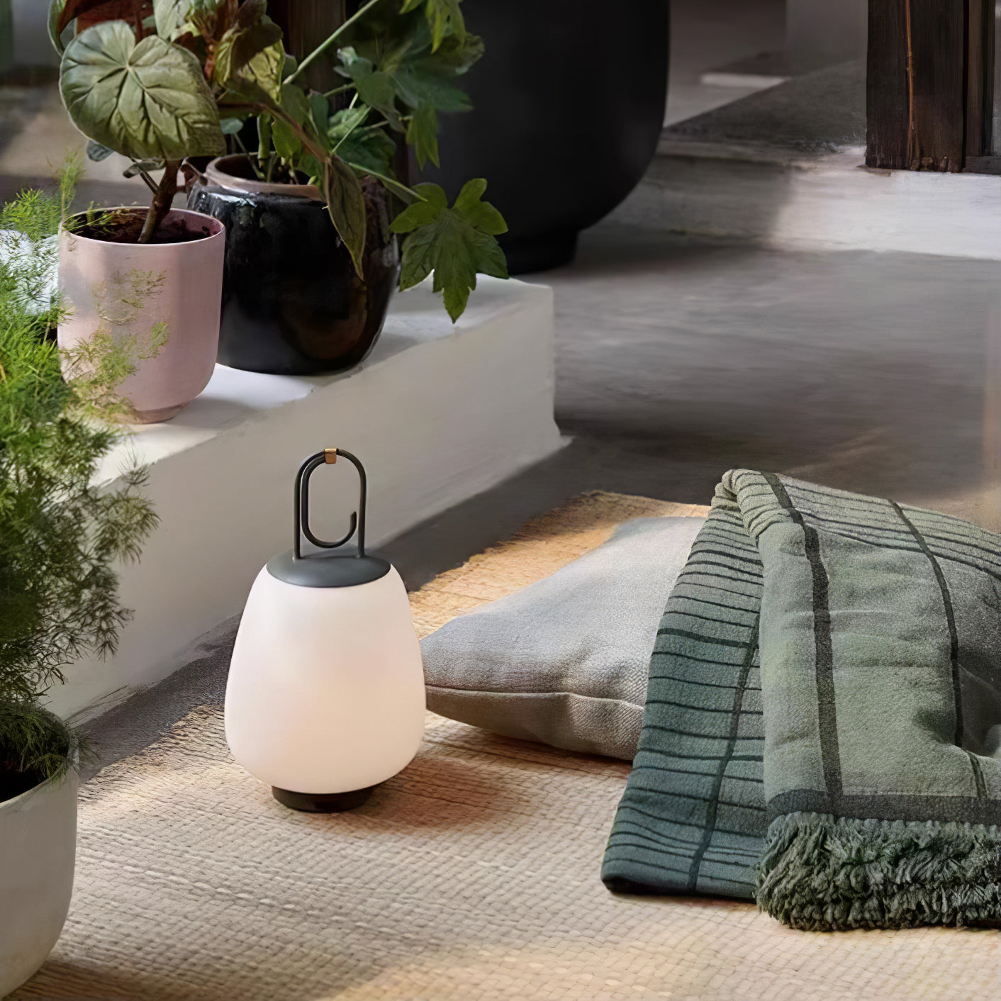 Portable Lantern Built-in Battery Table Lamp - Lumpaz