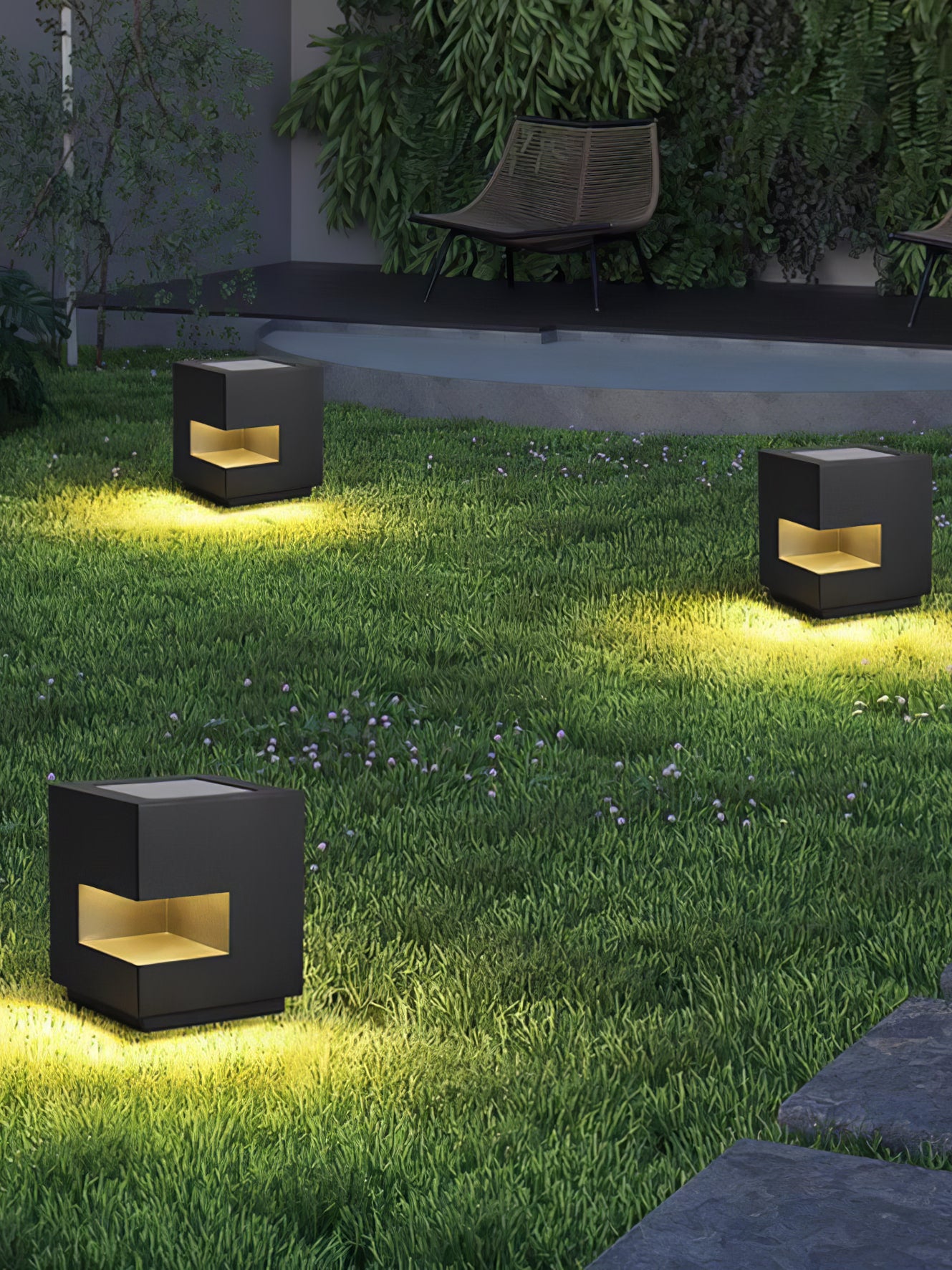 Regular Cube Solar Power Post Light - Lumpaz