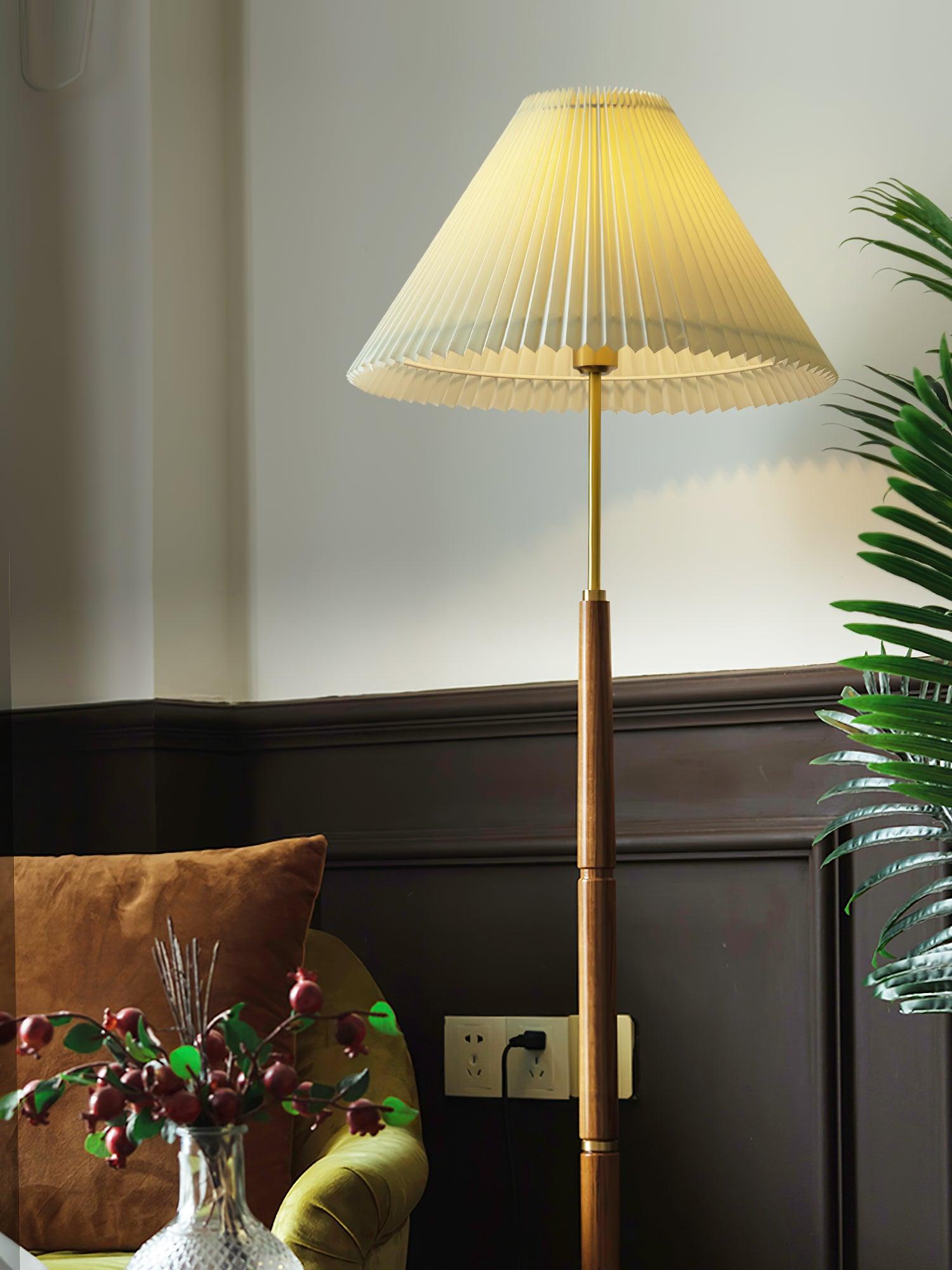 Pleated Floor Lamp - Lumpaz