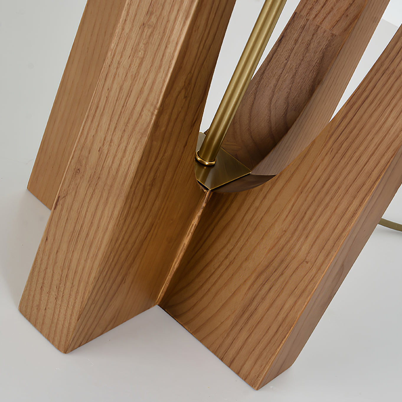 Fairbanks Floor Lamp - Lumpaz