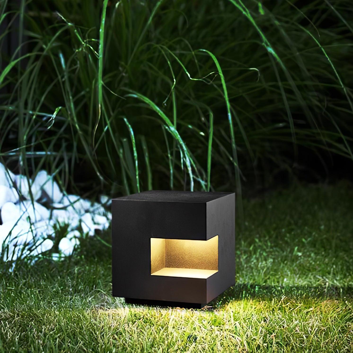 Regular Cube Solar Power Post Light - Lumpaz