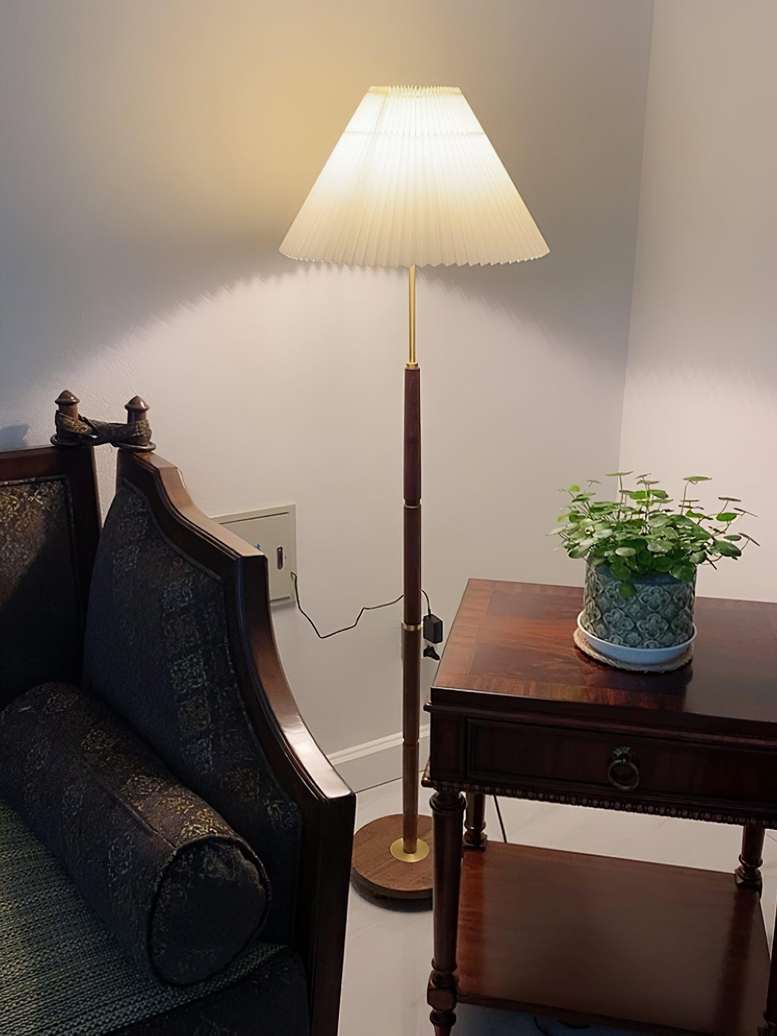 Pleated Floor Lamp - Lumpaz