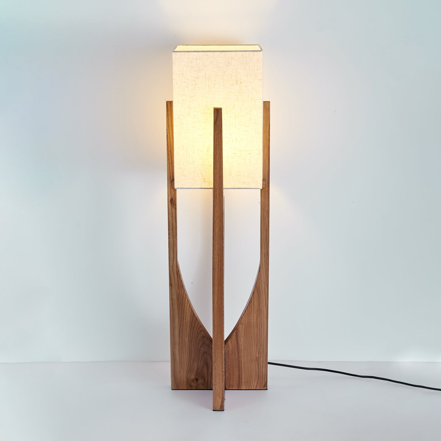Fairbanks Floor Lamp - Lumpaz