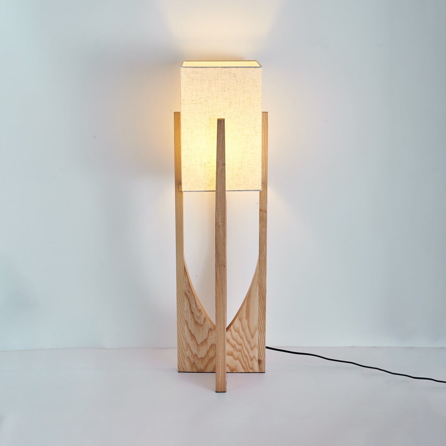 Fairbanks Floor Lamp - Lumpaz