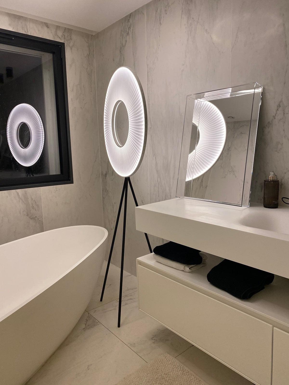 Iris Floor Lamp - Lumpaz