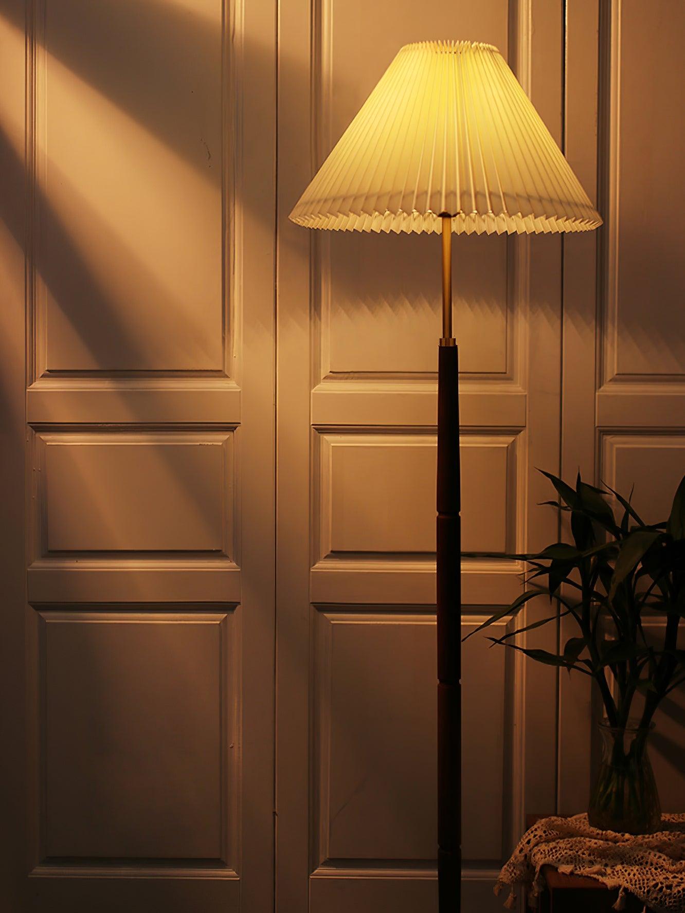 Pleated Floor Lamp - Lumpaz