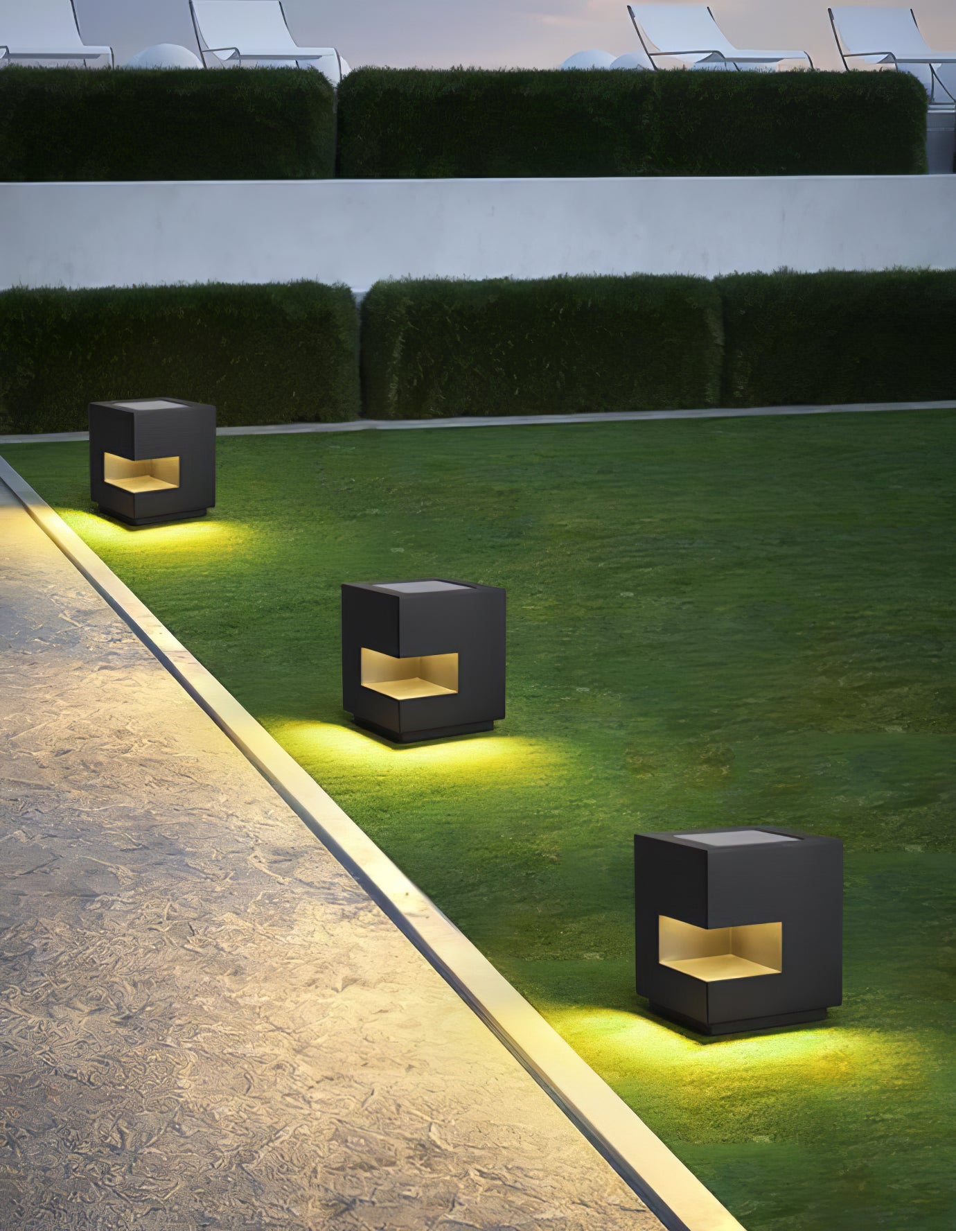 Regular Cube Solar Power Post Light - Lumpaz