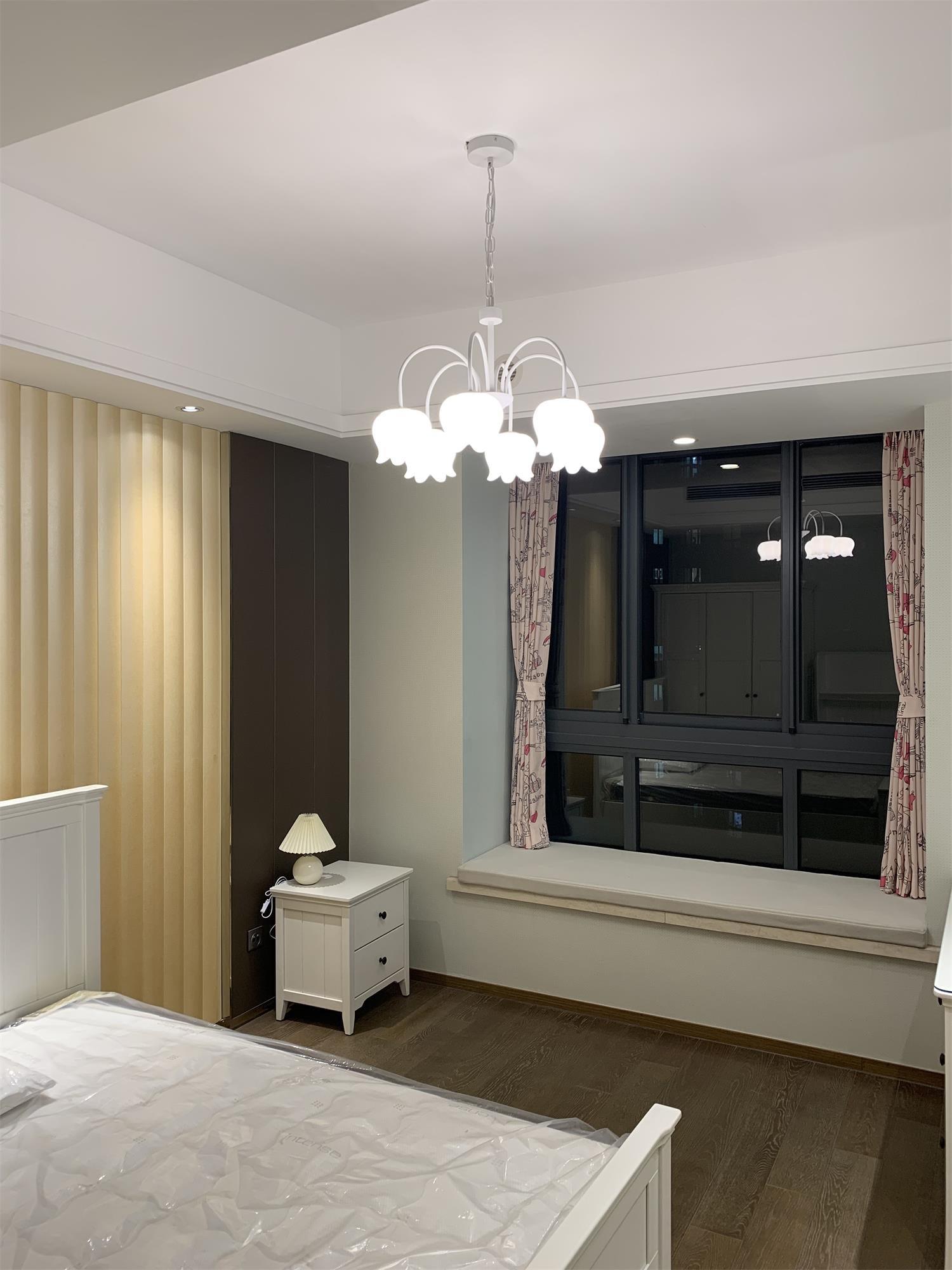 Curved Arm Bell Chandelier - Lumpaz