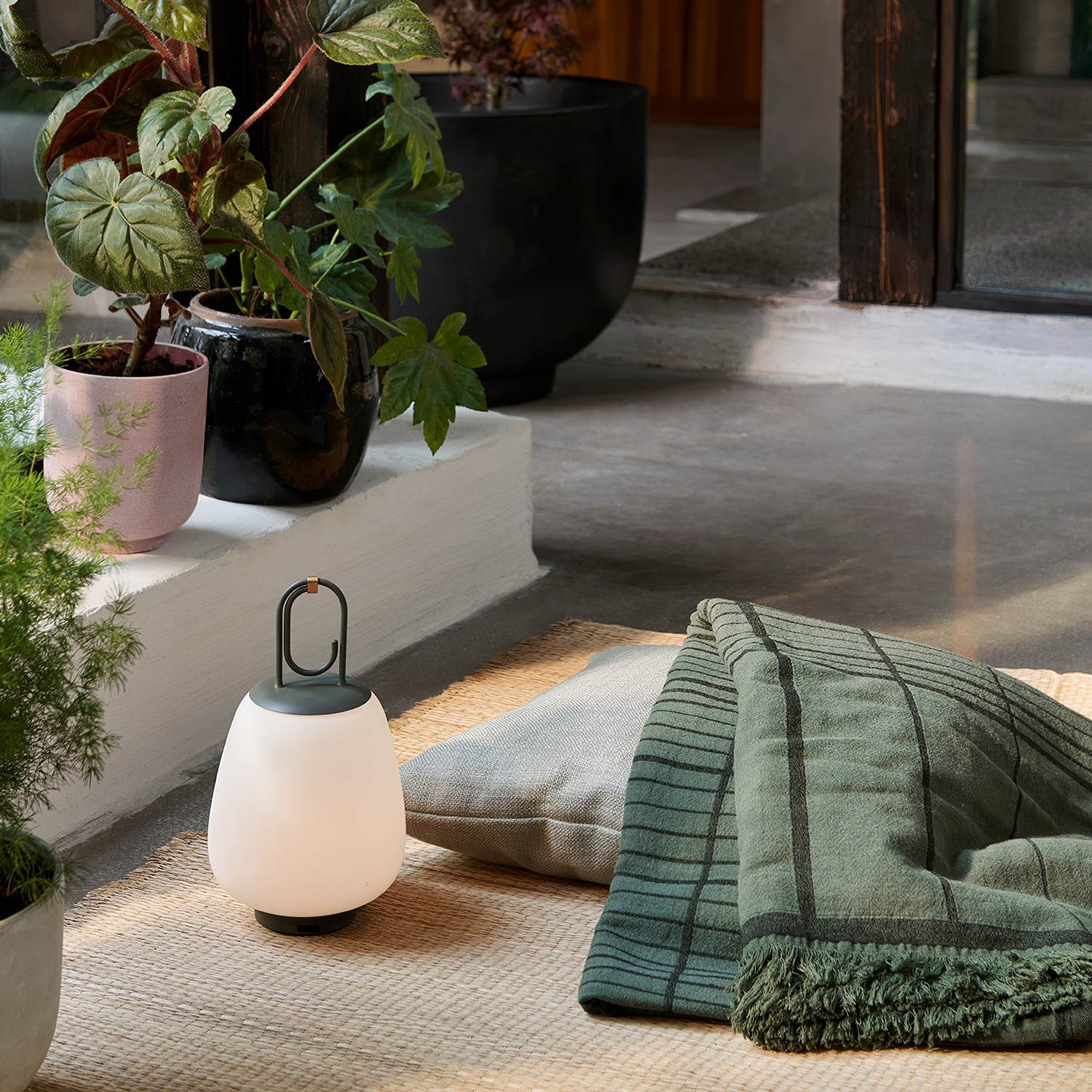 Portable Lantern Built-in Battery Table Lamp - Lumpaz