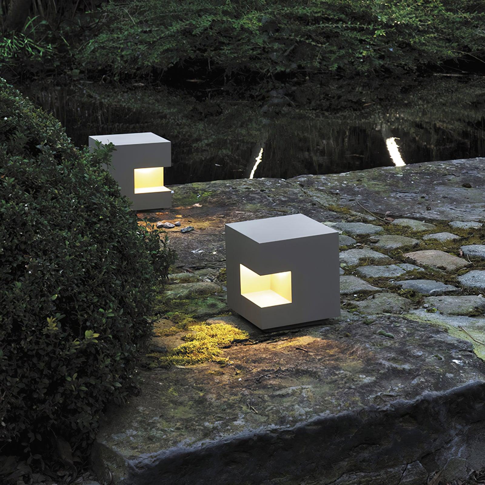 Regular Cube Solar Power Post Light - Lumpaz