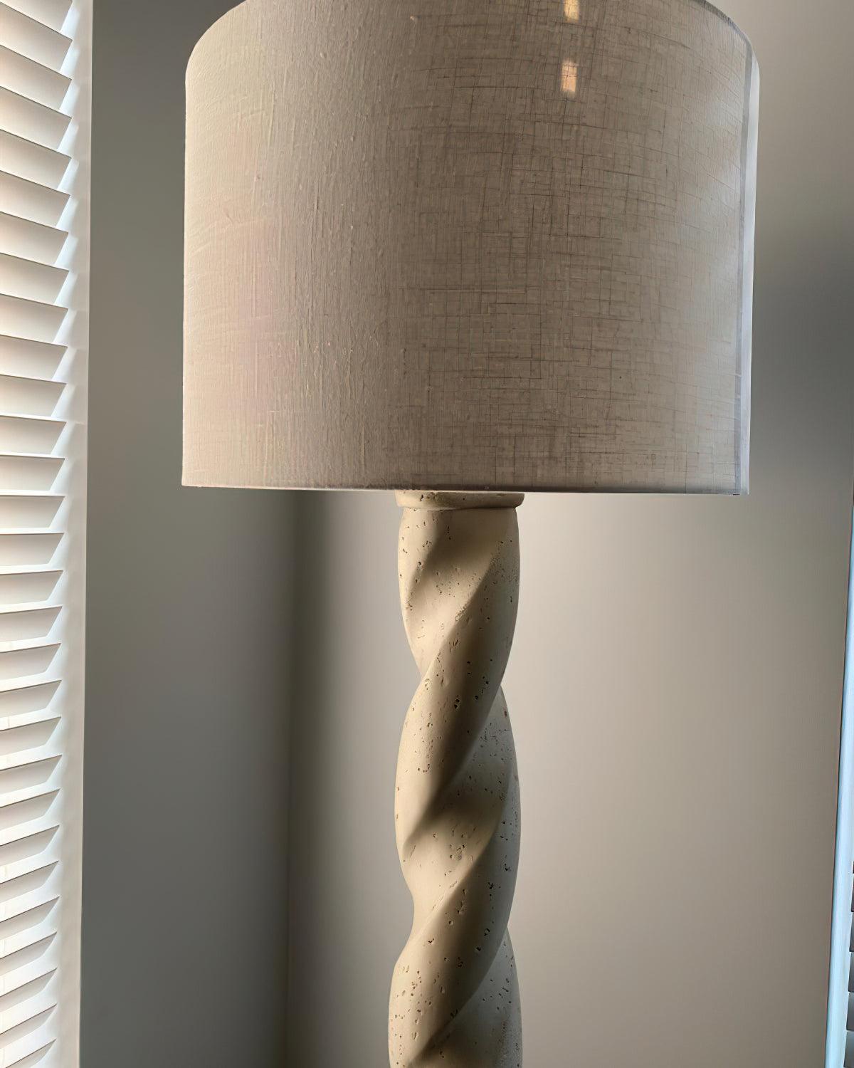 Yisi North Tower Floor Lamp - Lumpaz