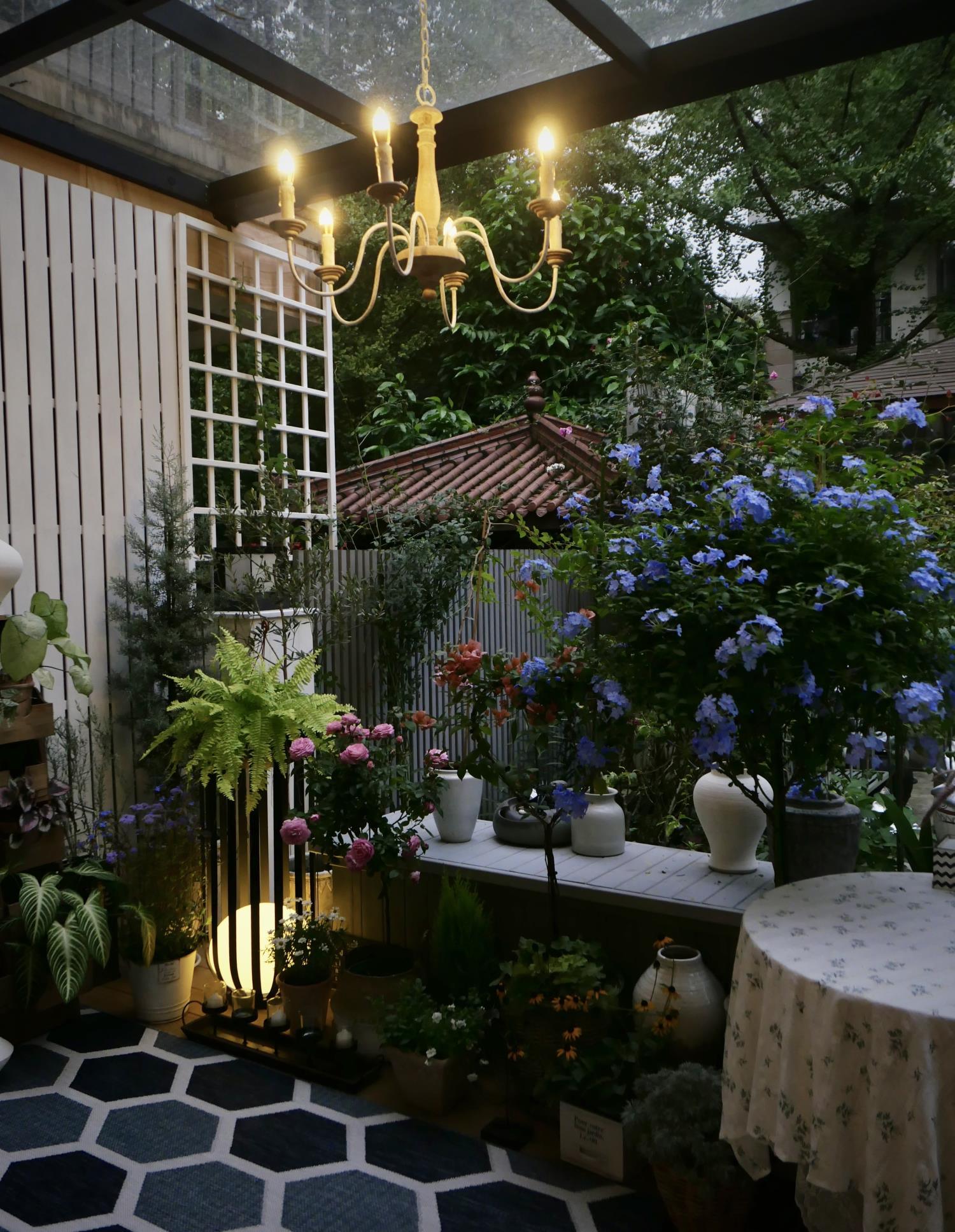 Bols Outdoor Solar Power Garden Lamp - Lumpaz