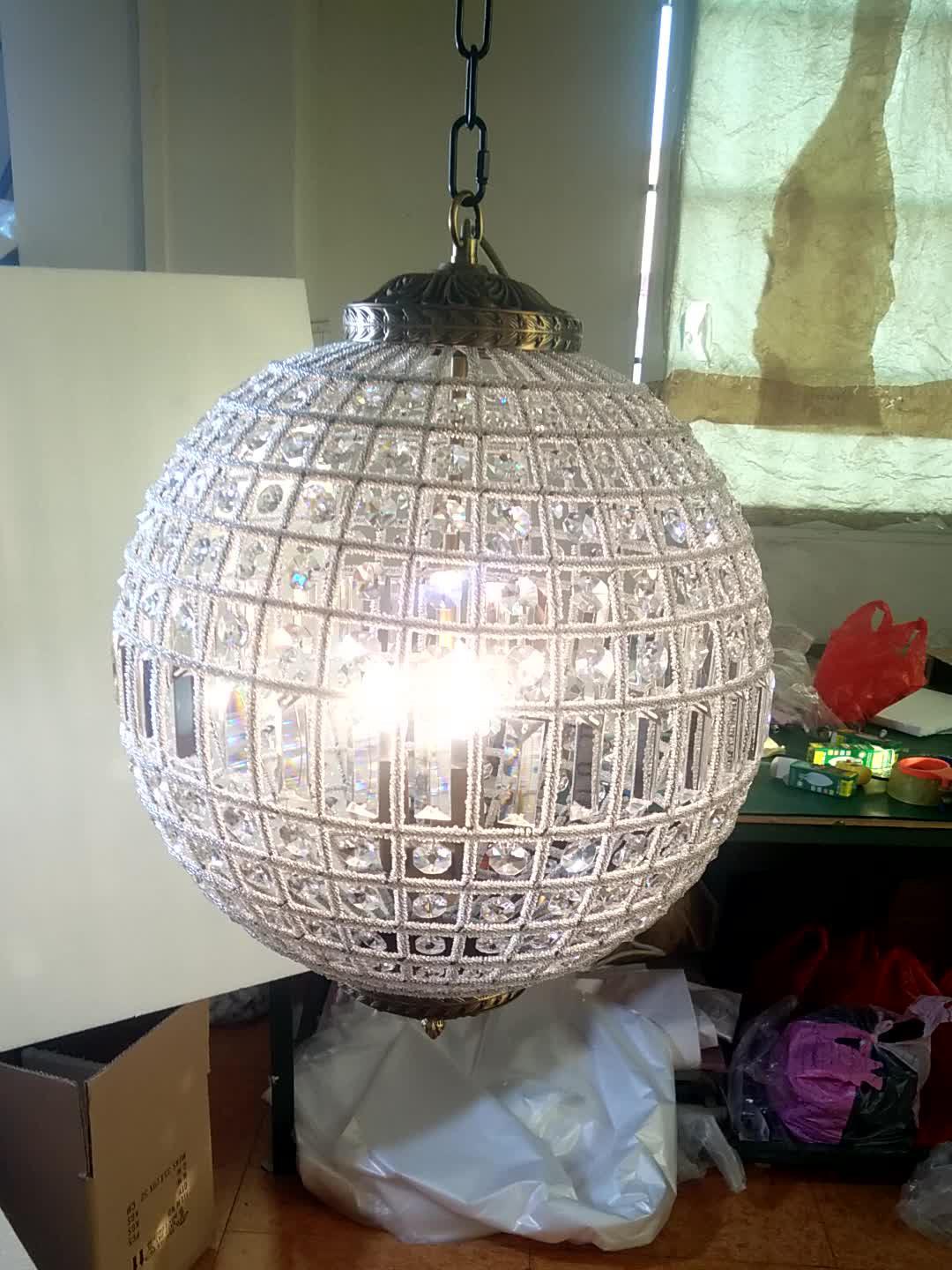 Traditional Gold Globe Chandelier - Lumpaz