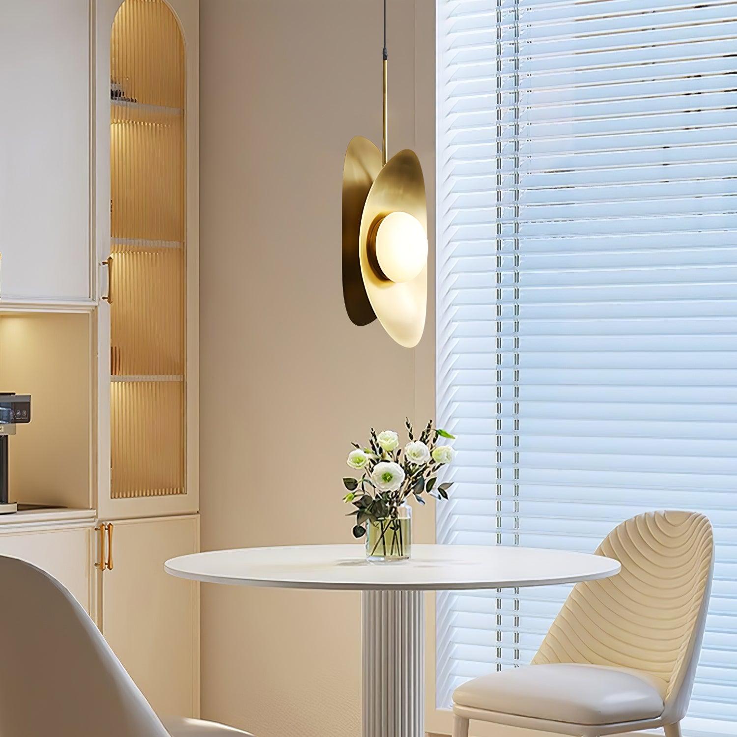 Golden Petal Pendant Lamp - Lumpaz