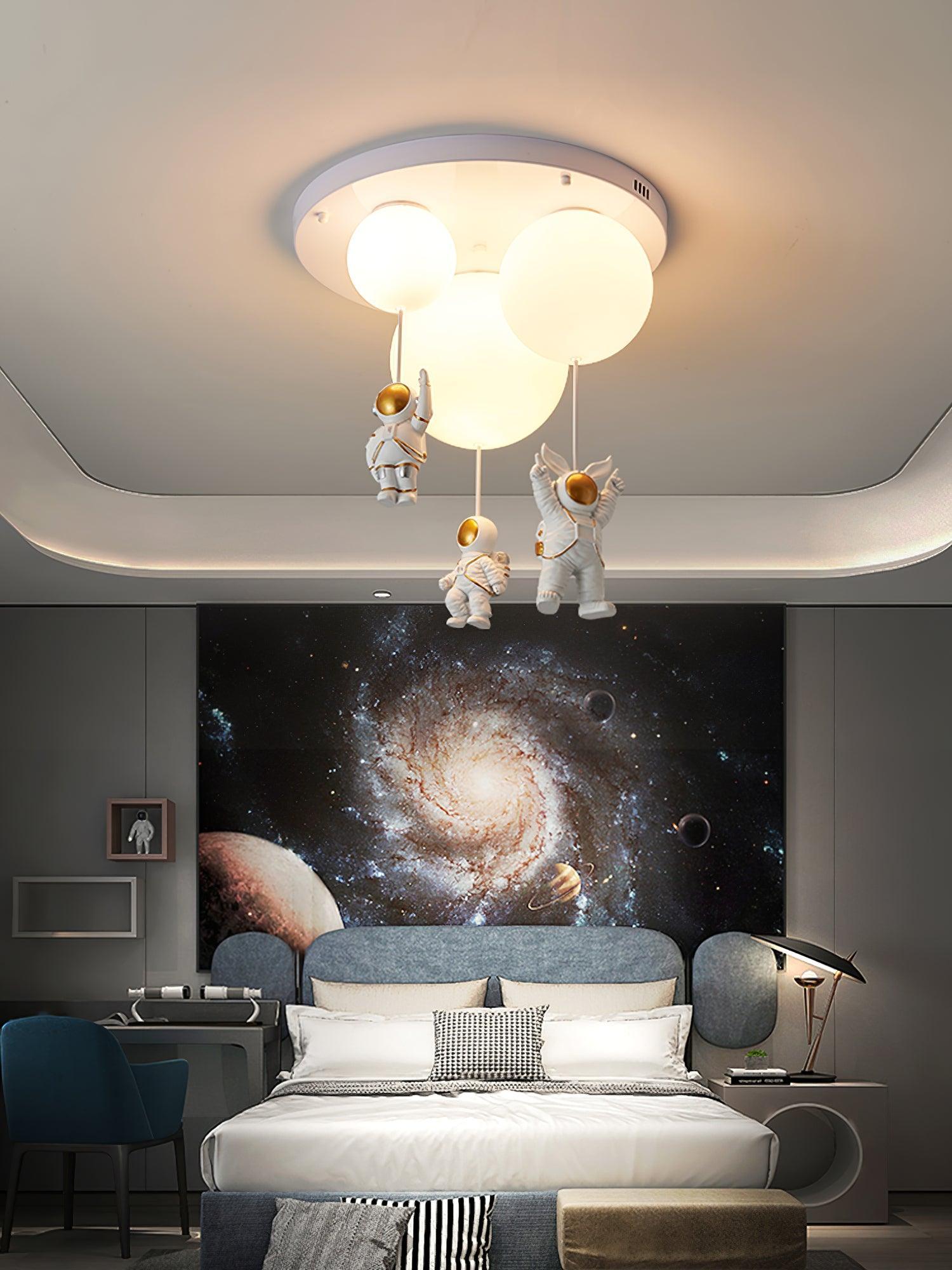 Astronaut Glossy Balloon Ceiling Lamp - Lumpaz