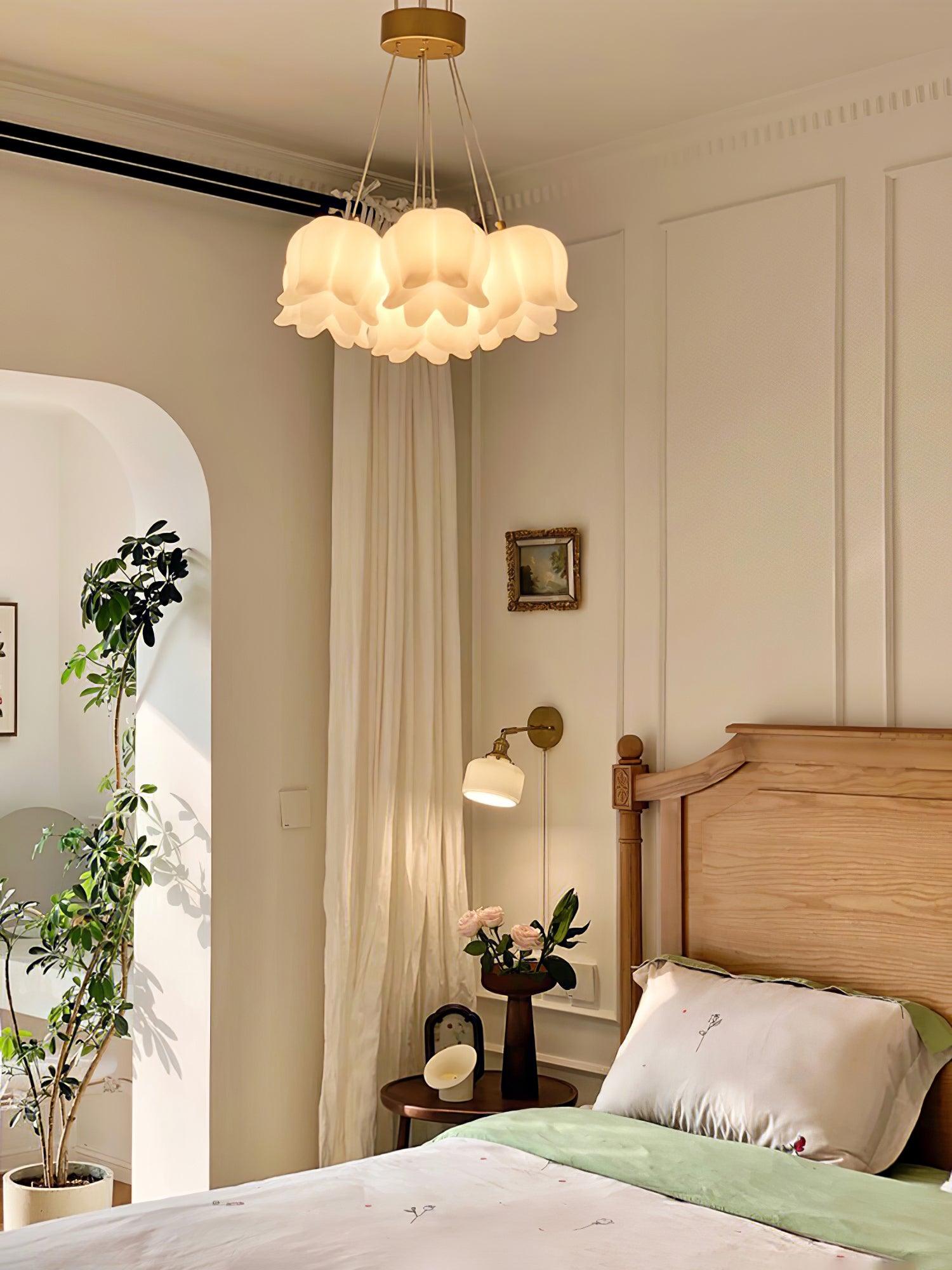 Elegant Floral Pendant Light - Lumpaz