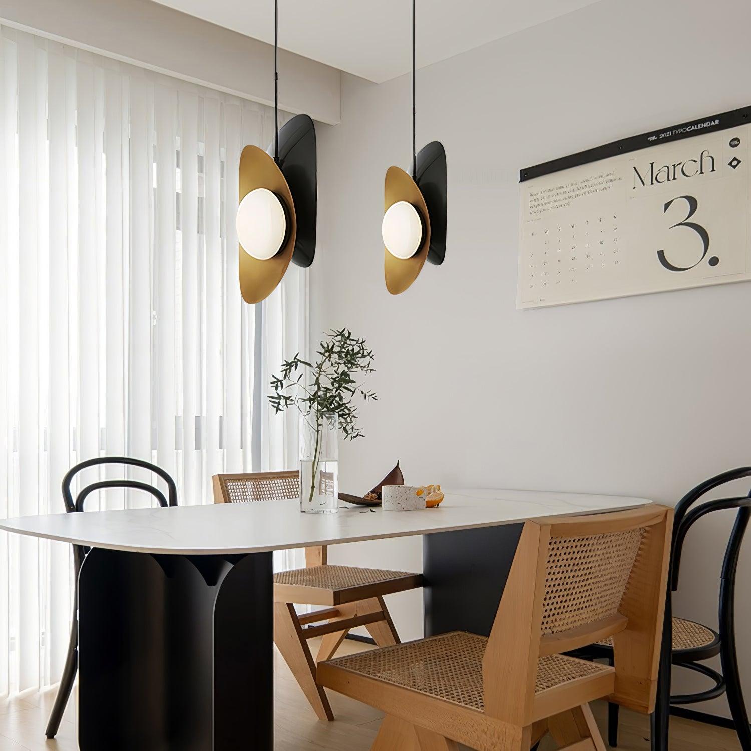 Golden Petal Pendant Lamp - Lumpaz