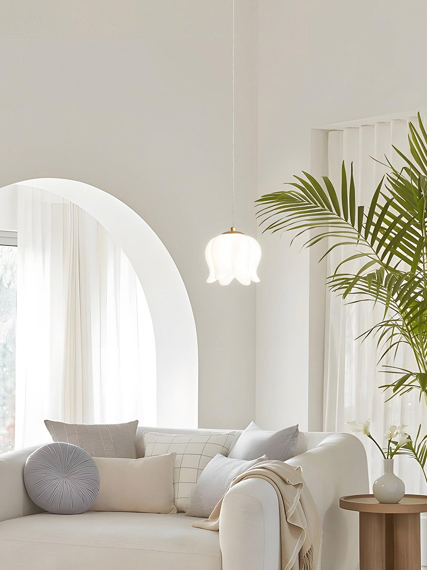 Elegant Floral Pendant Light - Lumpaz