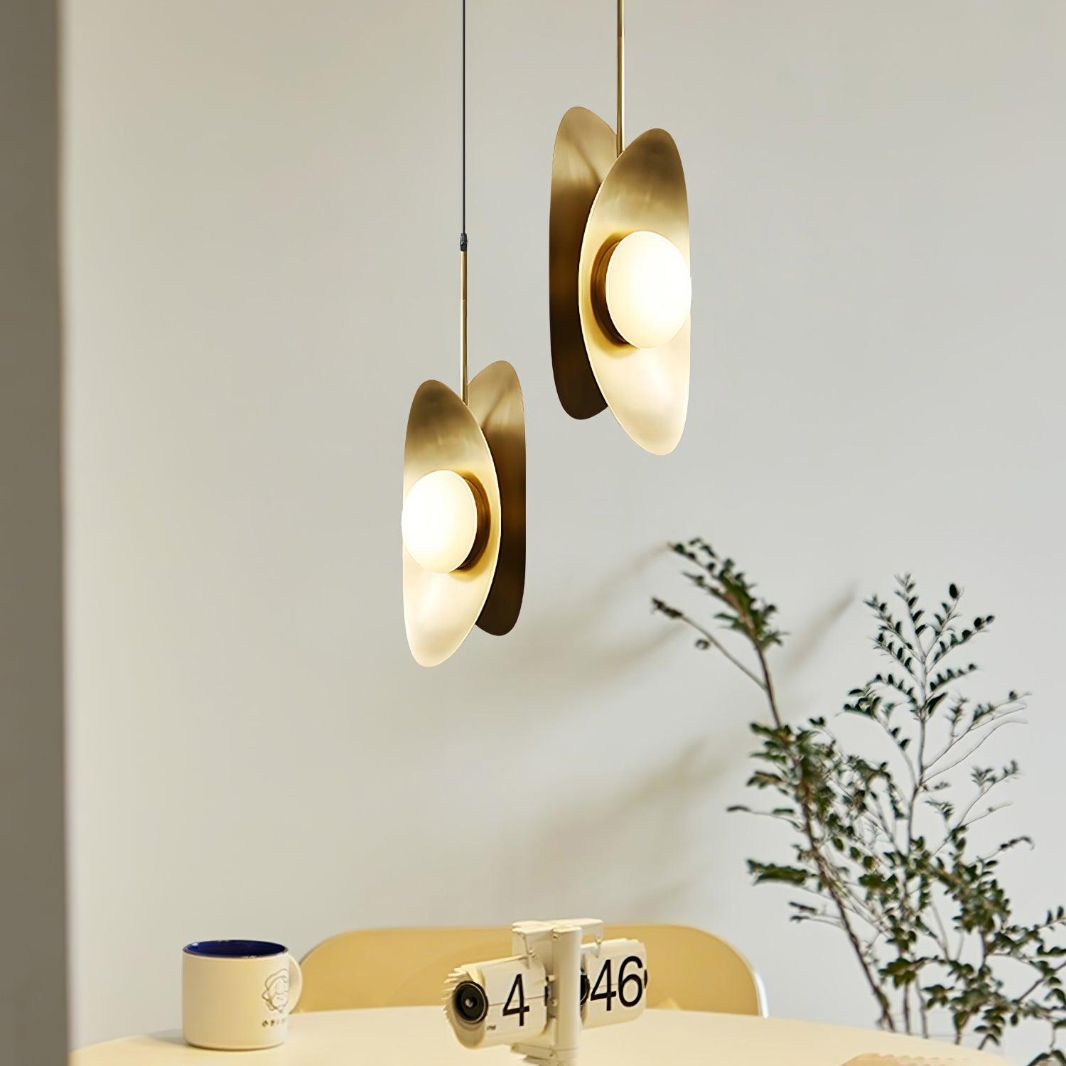 Golden Petal Pendant Lamp - Lumpaz