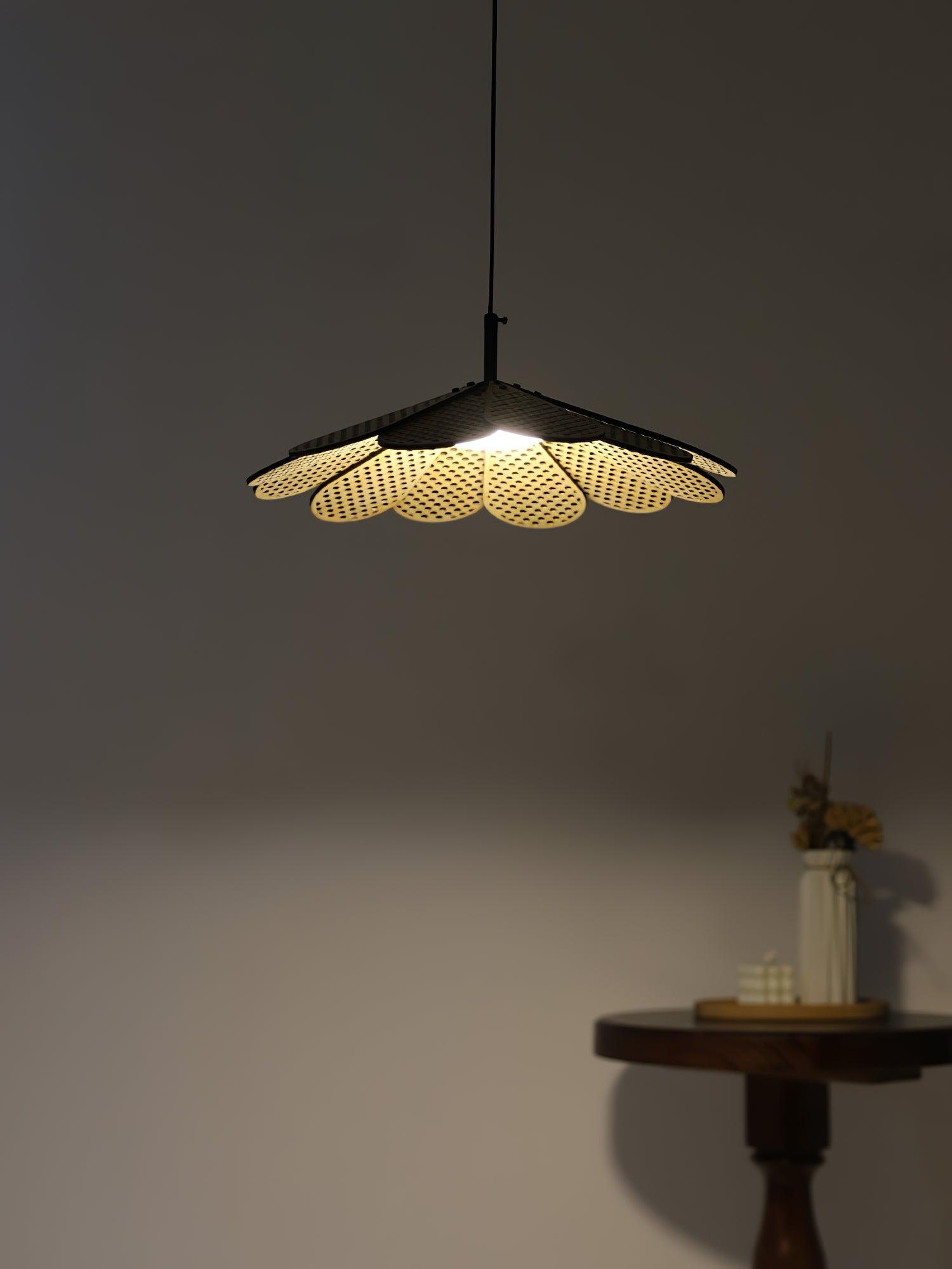 Hollyhock Pendant Light - Lumpaz