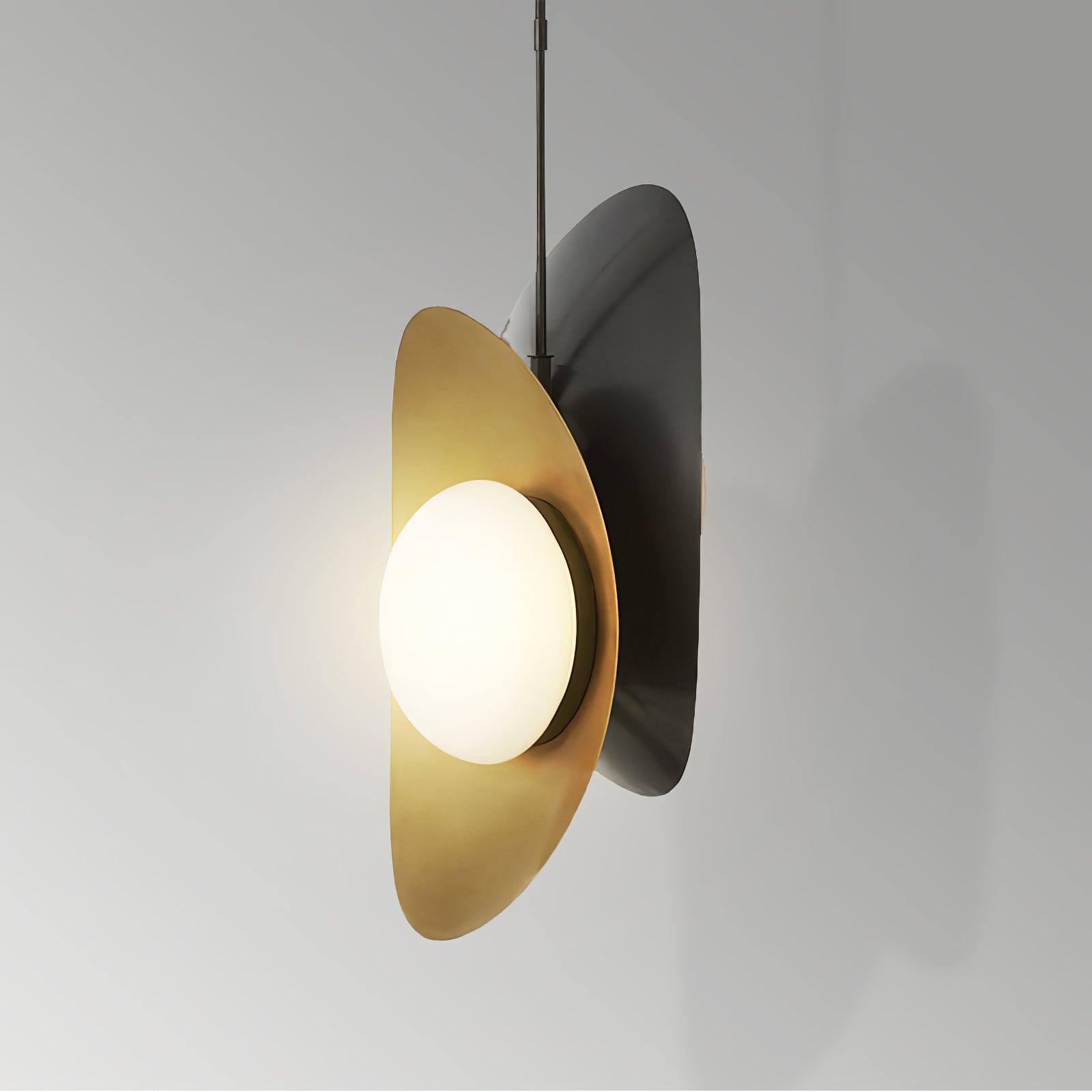 Golden Petal Pendant Lamp - Lumpaz