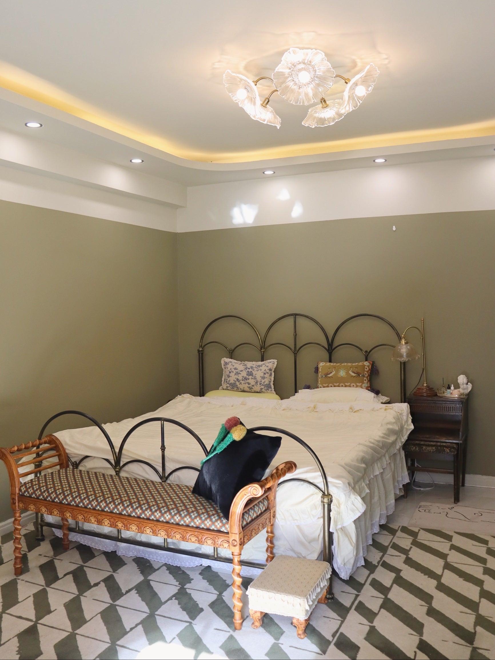 Lotus Leaf Glass Ceiling Lamp - Lumpaz