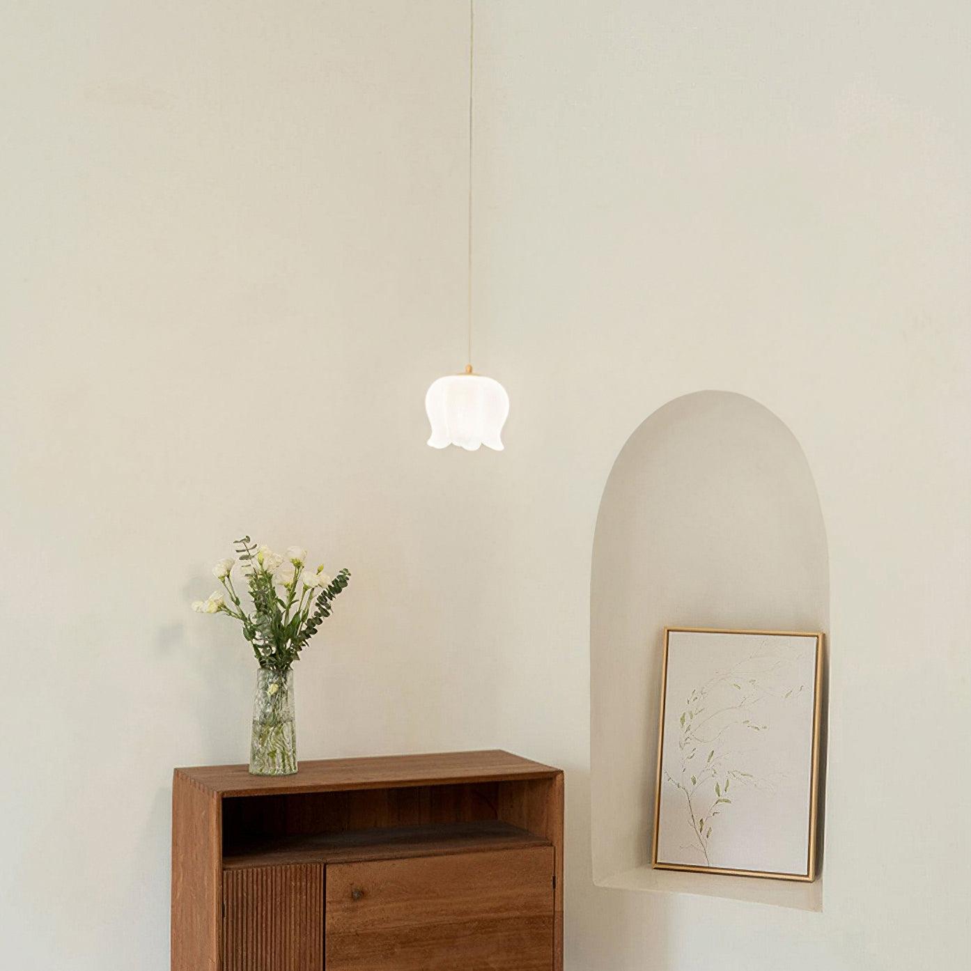 Elegant Floral Pendant Light - Lumpaz