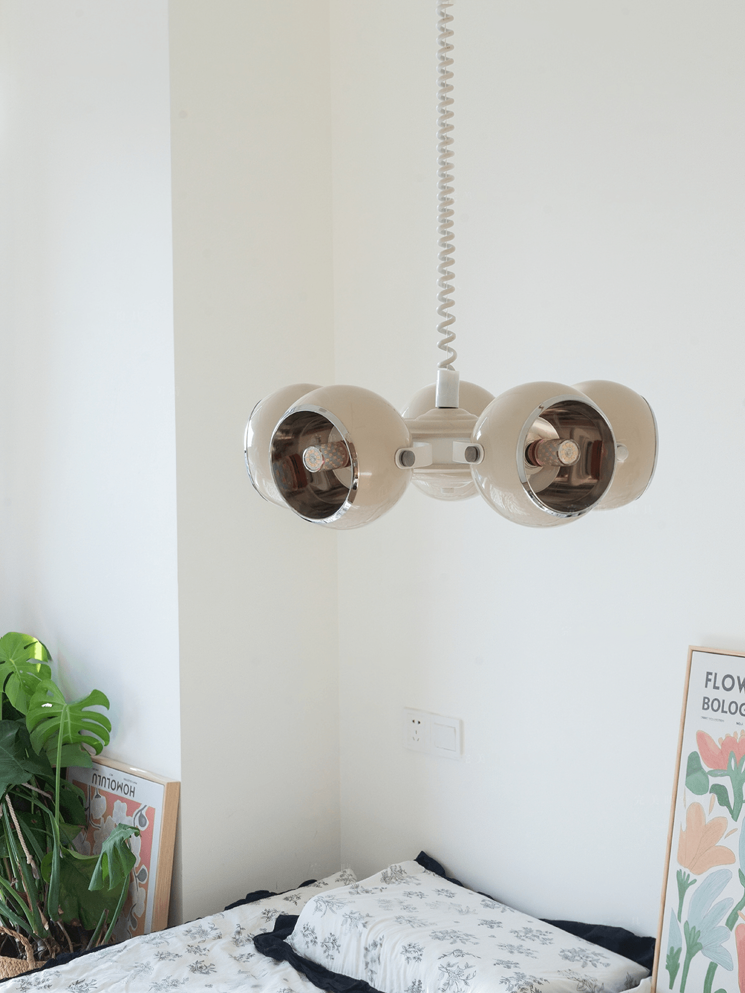 Space Age Pendant Lamp - Lumpaz