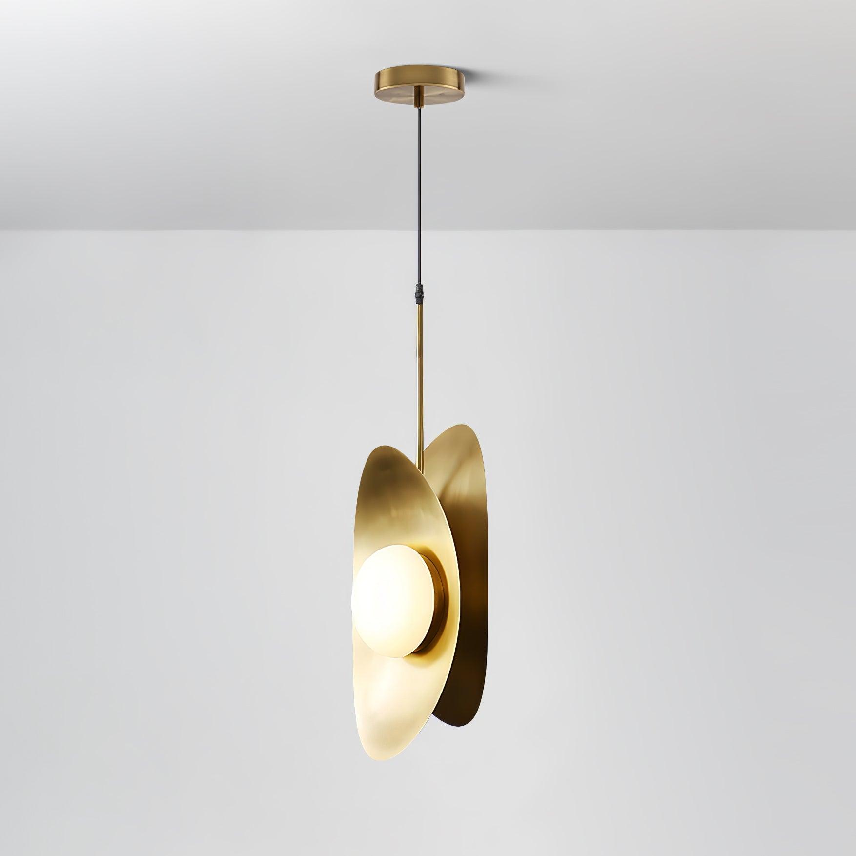 Golden Petal Pendant Lamp - Lumpaz