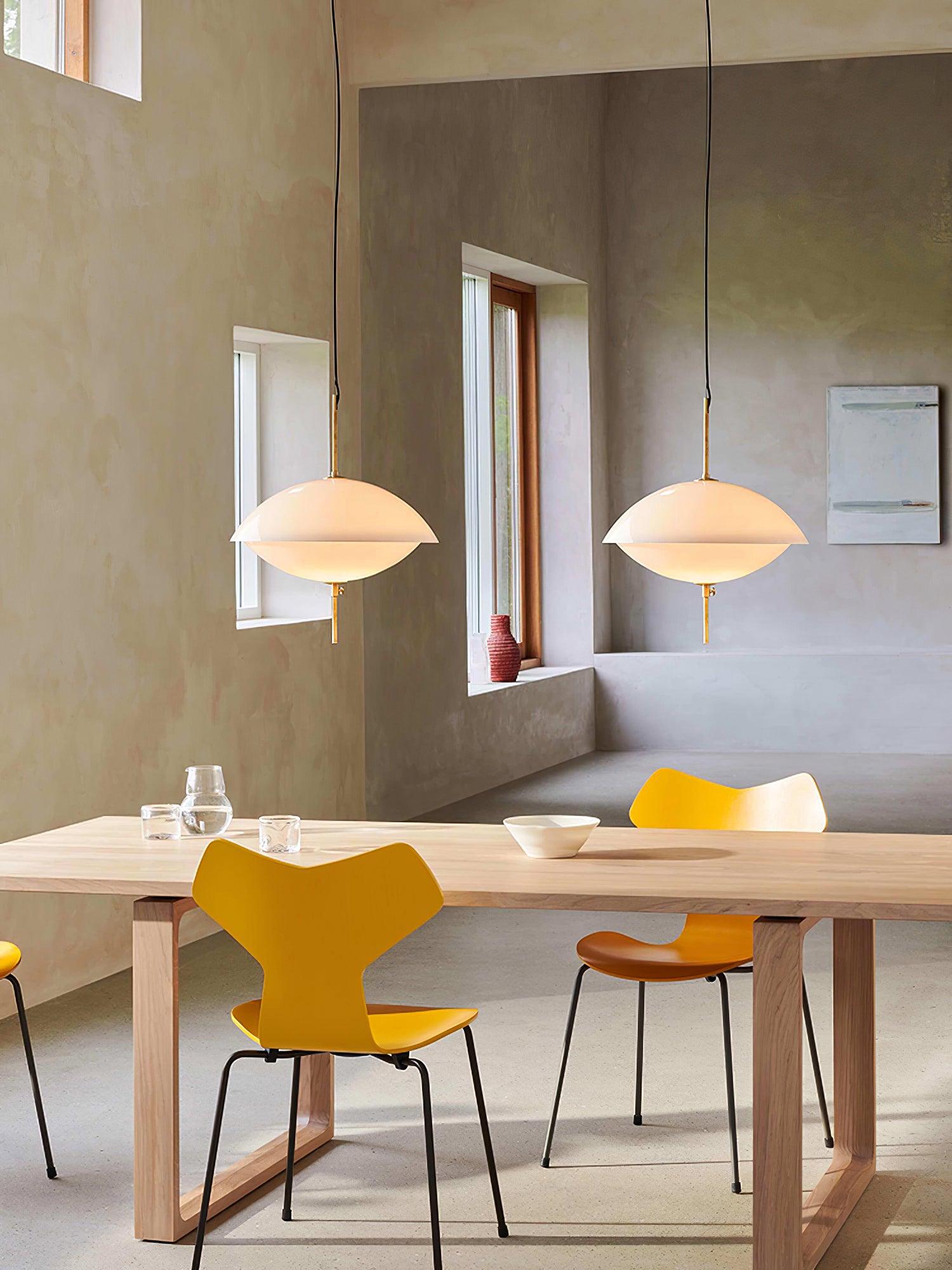 Miller Shell Pendant Light - Lumpaz